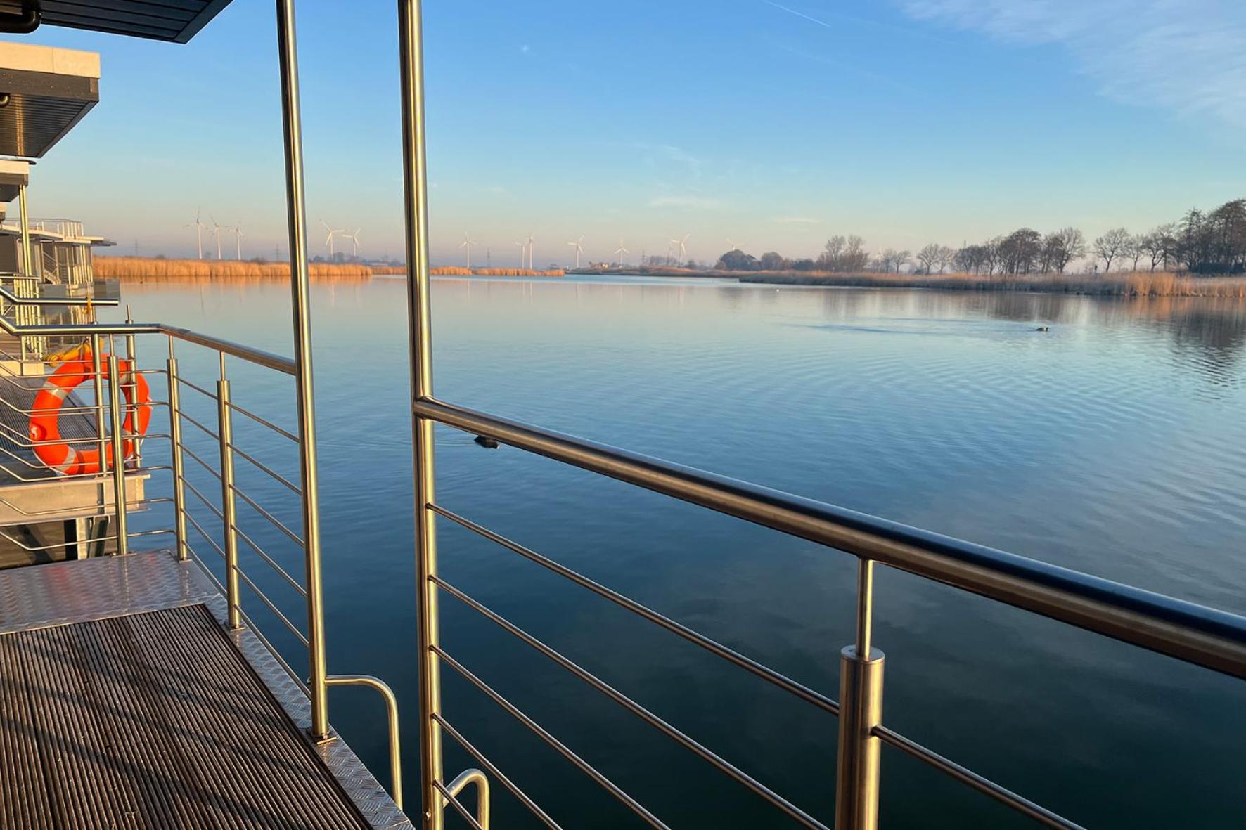 Hausboot der Friesländer im Wangermeer