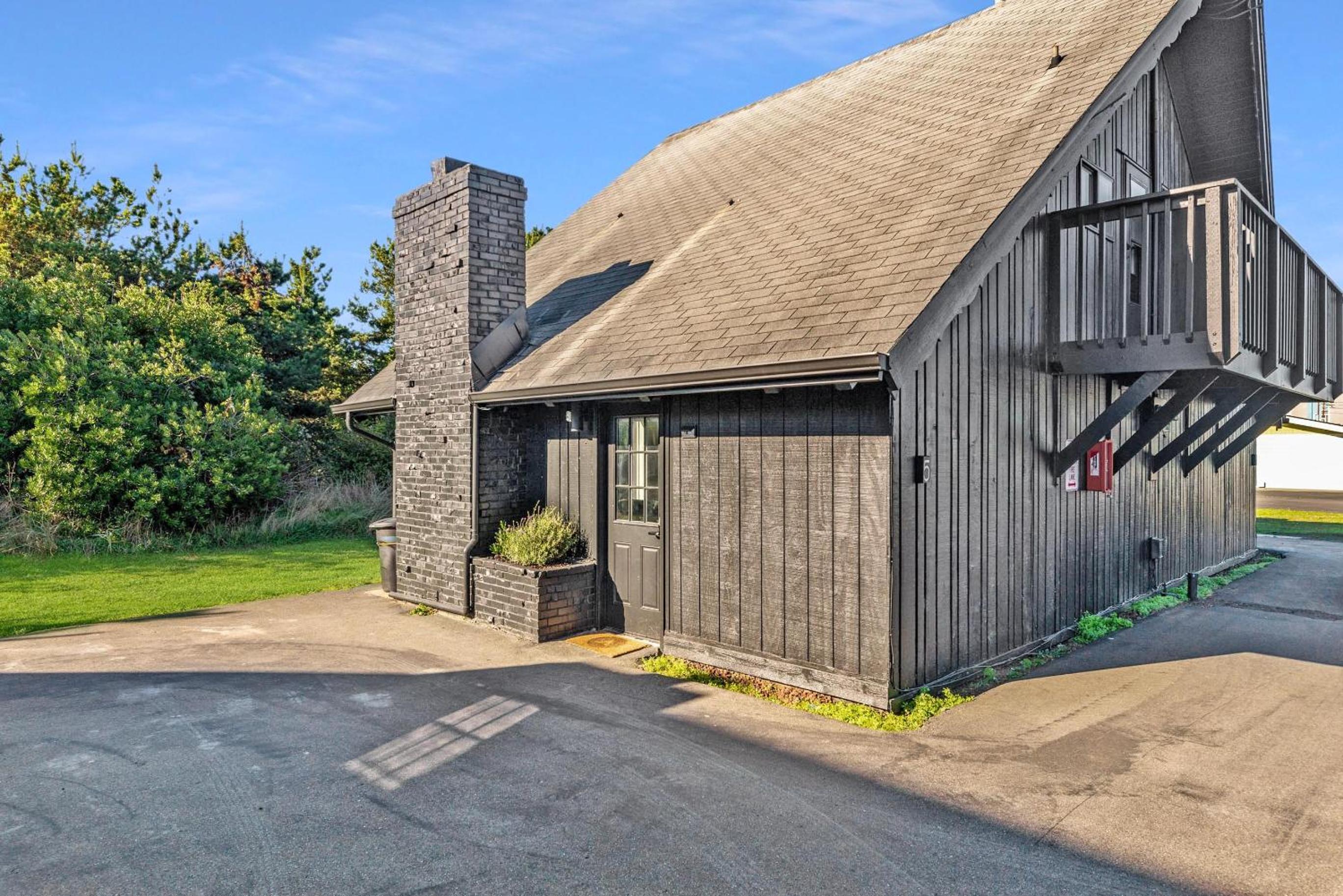 Hotel Tidal House 5 - Image 1