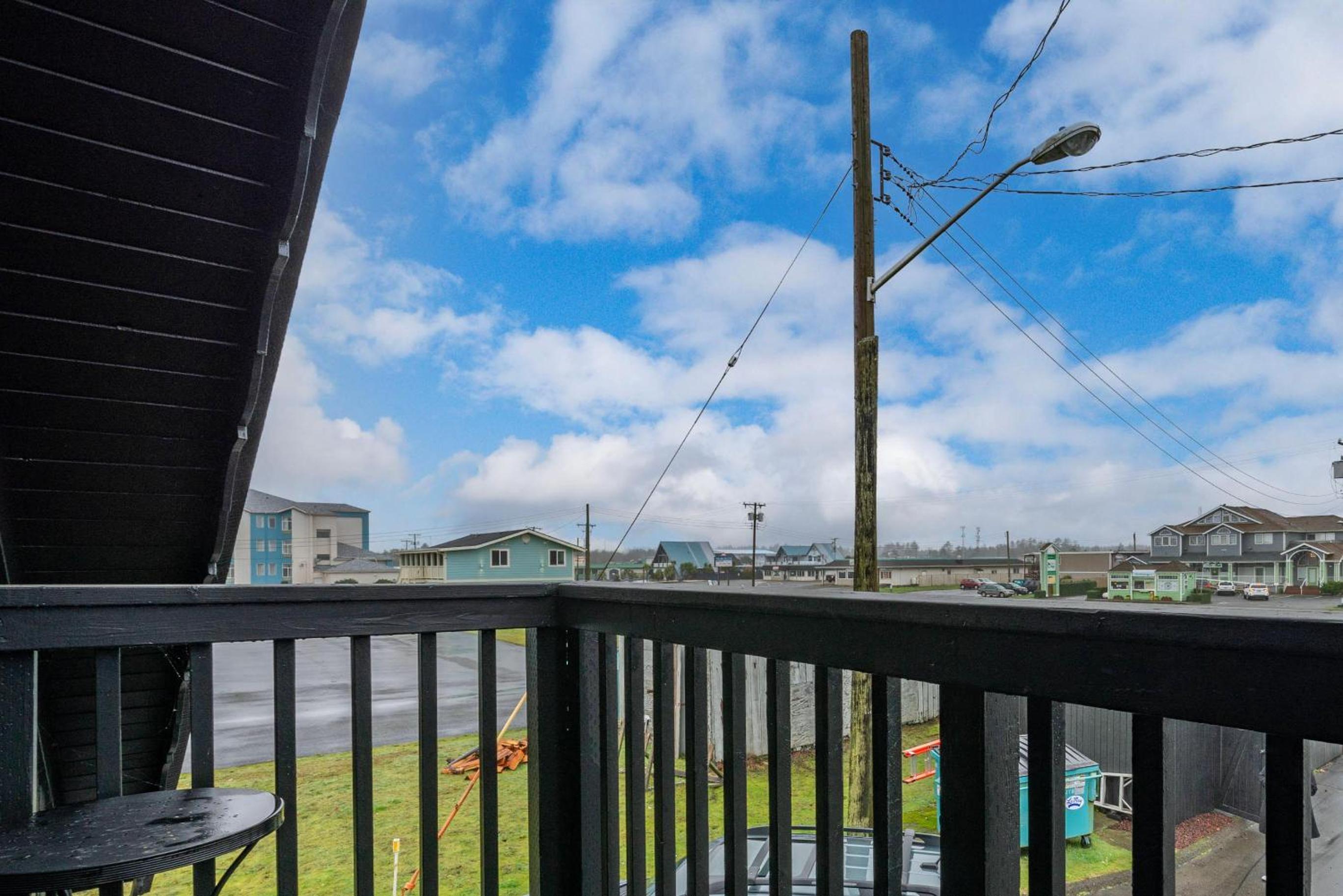 Tidal House #6 - Ocean Shores Chalet view 3