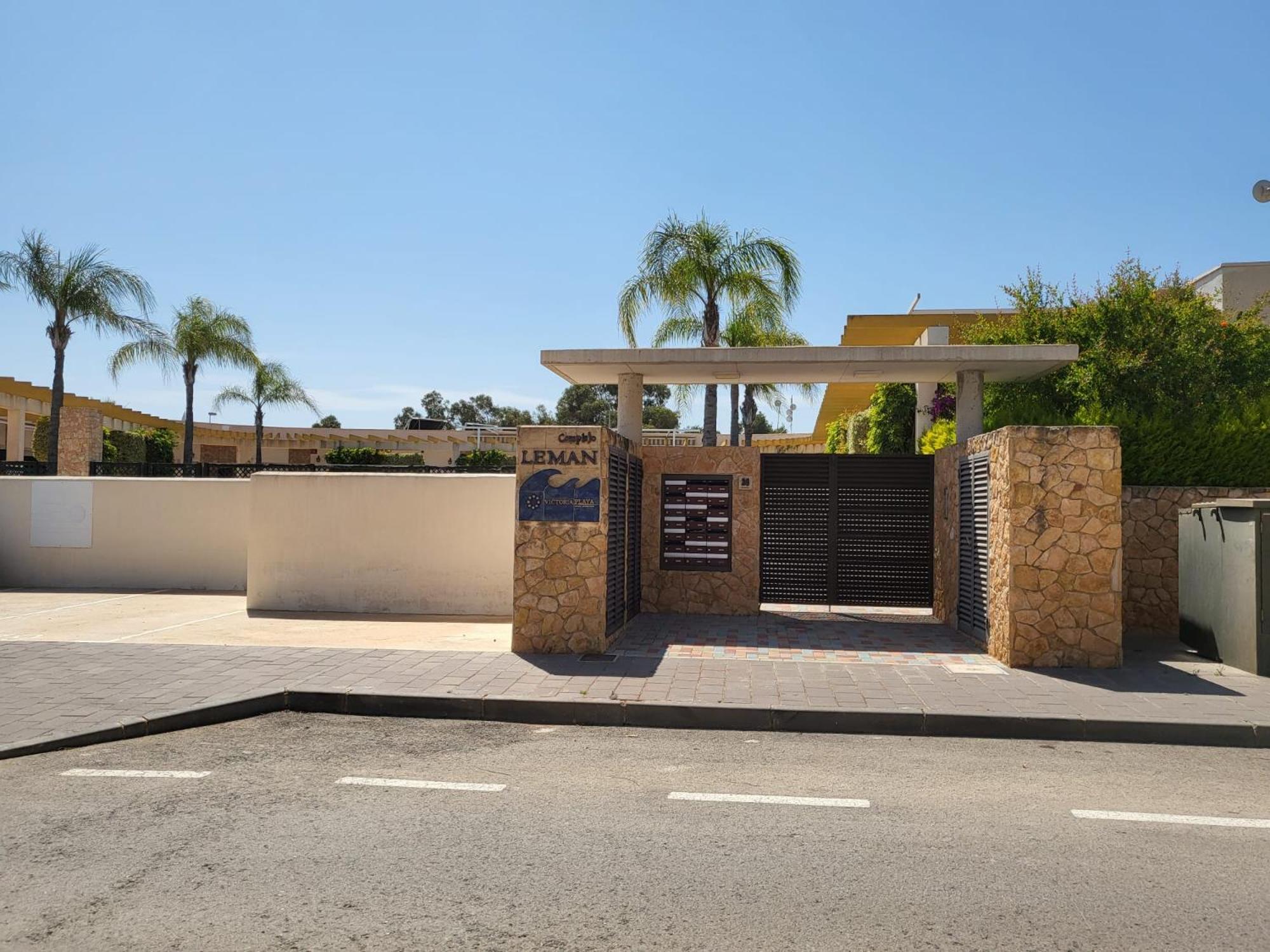 Magnífico adosado con piscina y barbacoa