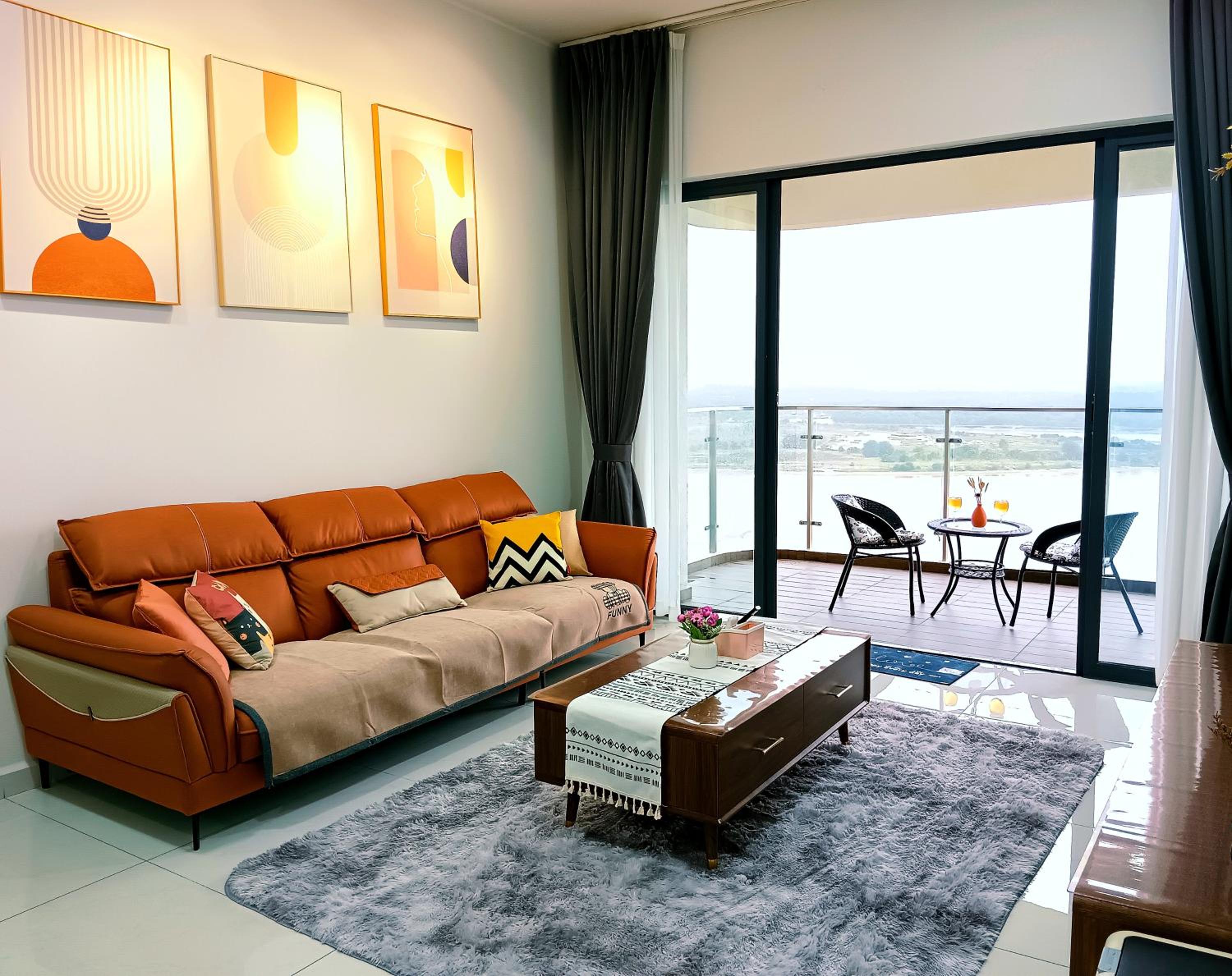 Danga Suite full Sea View, 7 min to CIQ,3BR 8 PAX, Royal stand, By Hint