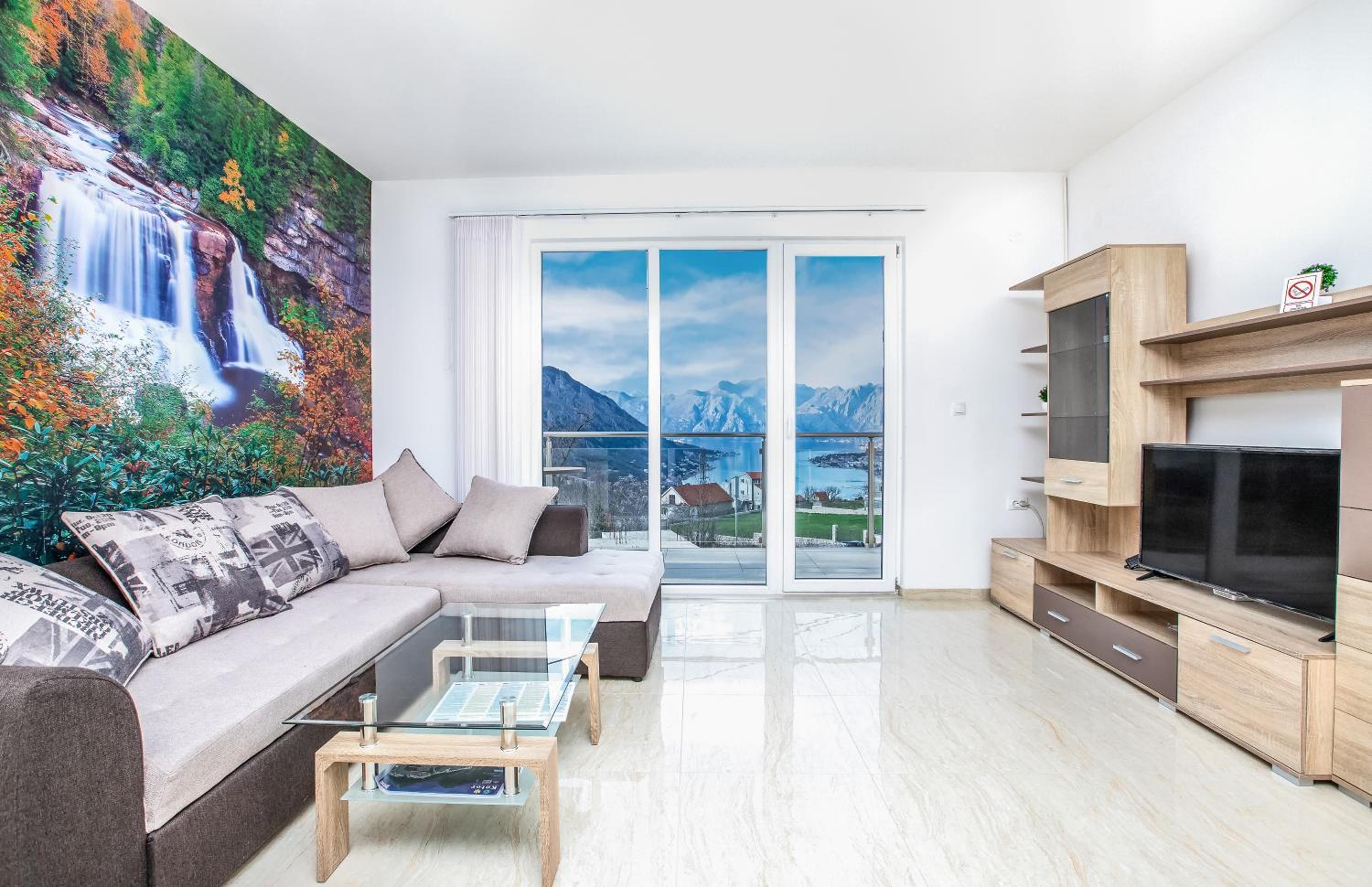 Four Seasons Apartments