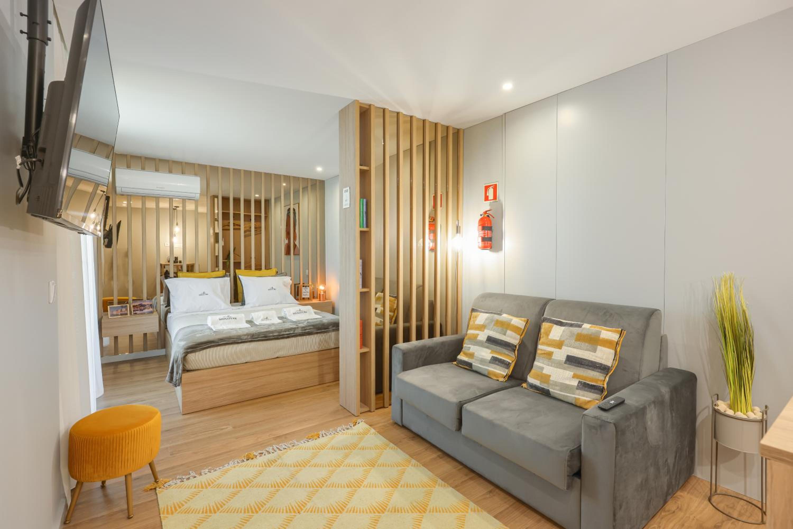Signature Aveiro Flat incl Parking by Home Sweet Home Aveiro
