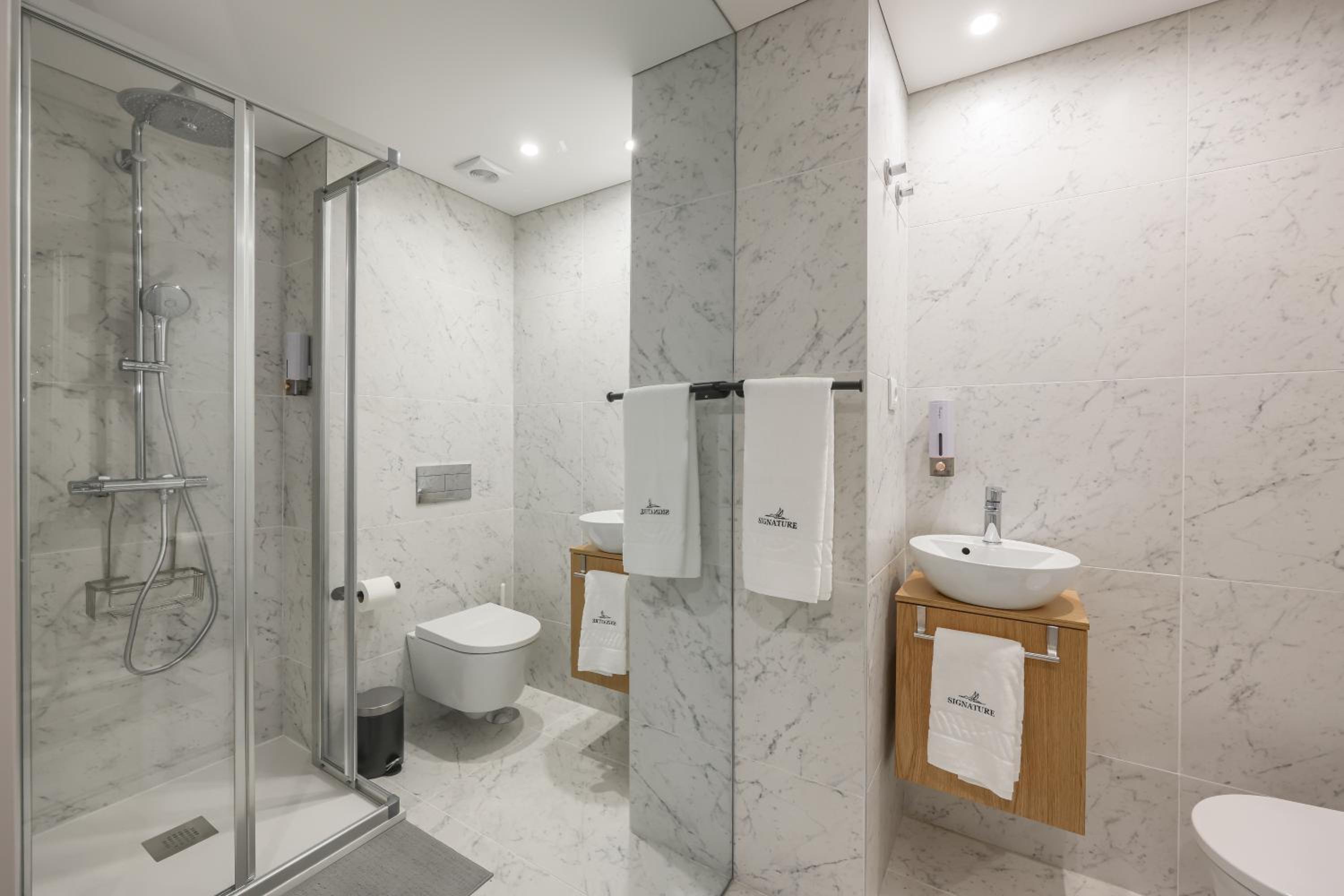 Signature Aveiro Flat incl Parking by Home Sweet Home Aveiro