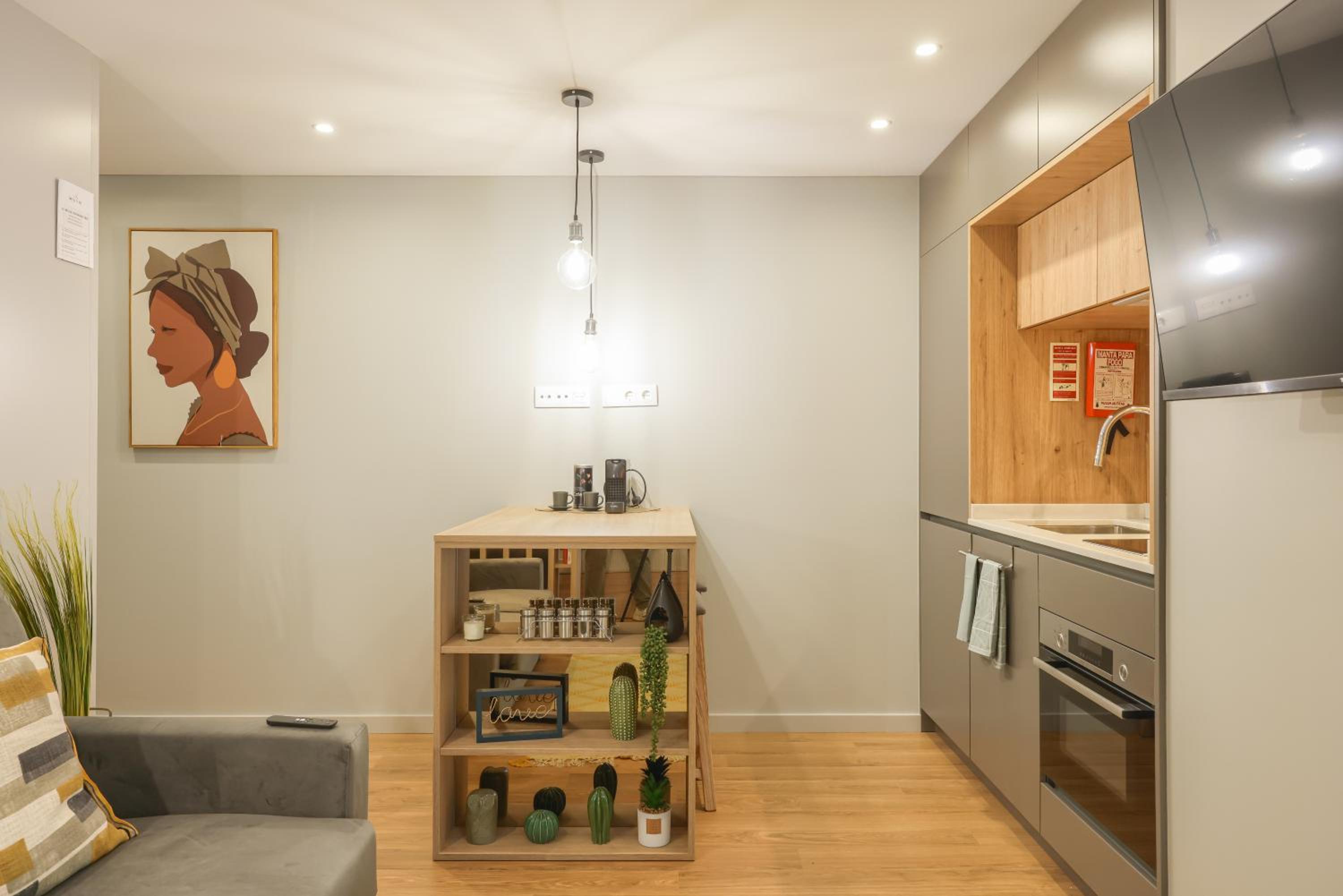 Signature Aveiro Flat incl Parking by Home Sweet Home Aveiro