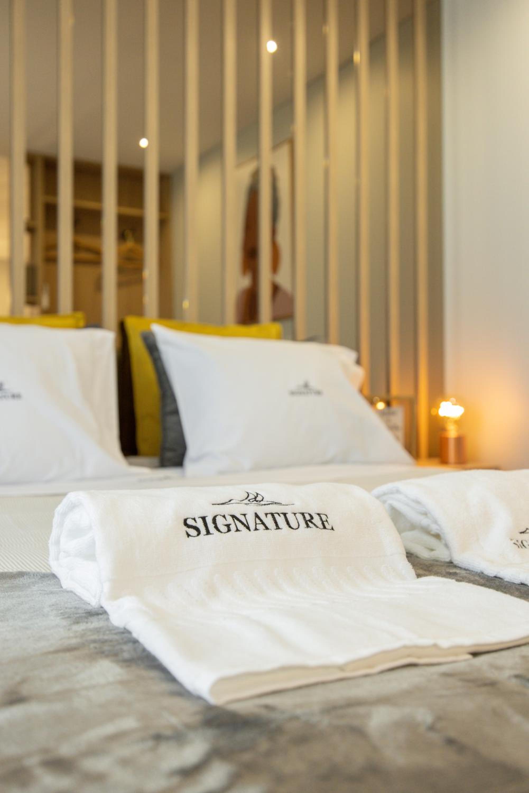 Signature Aveiro Flat incl Parking by Home Sweet Home Aveiro
