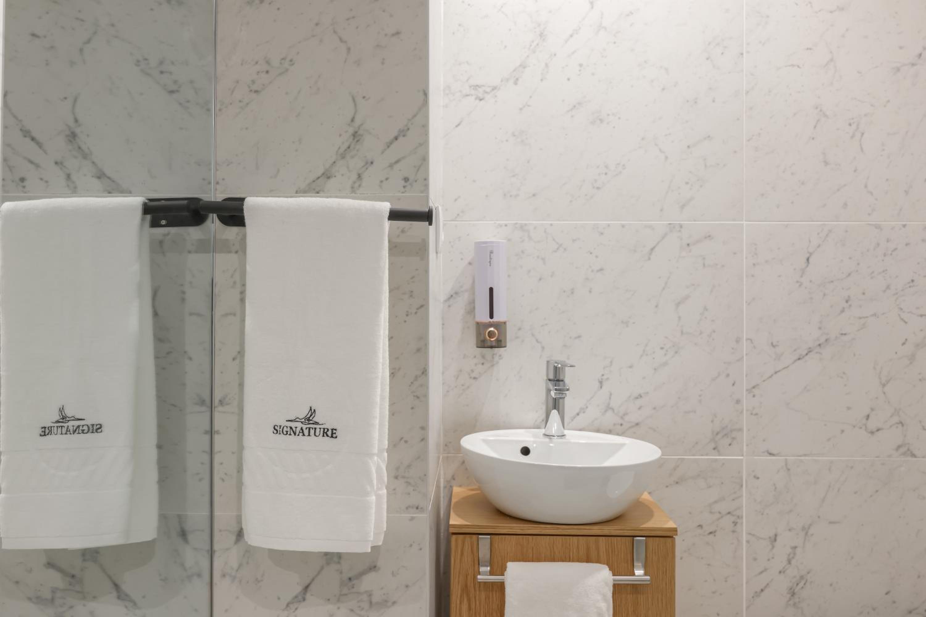 Signature Aveiro Flat incl Parking by Home Sweet Home Aveiro