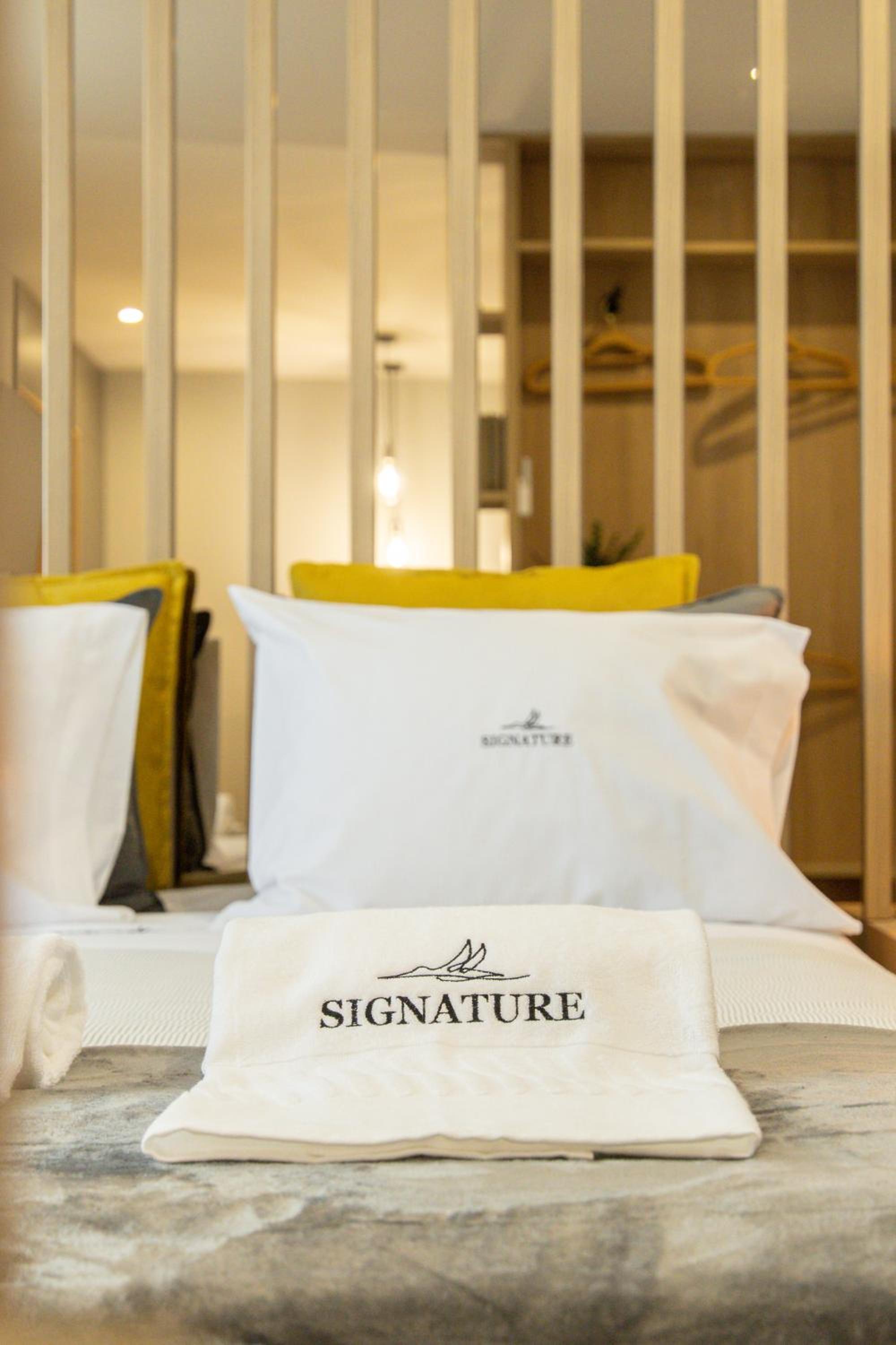 Signature Aveiro Flat incl Parking by Home Sweet Home Aveiro