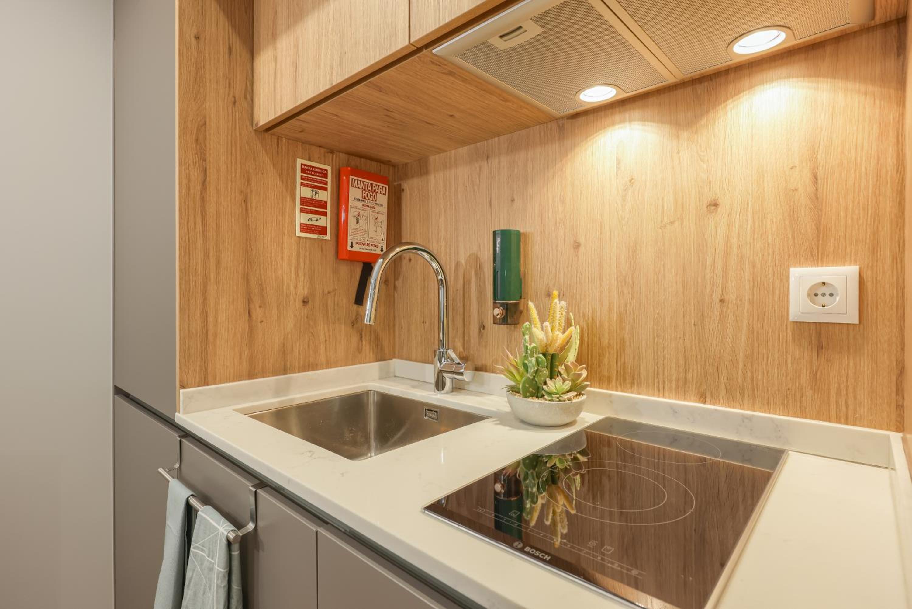 Signature Aveiro Flat incl Parking by Home Sweet Home Aveiro