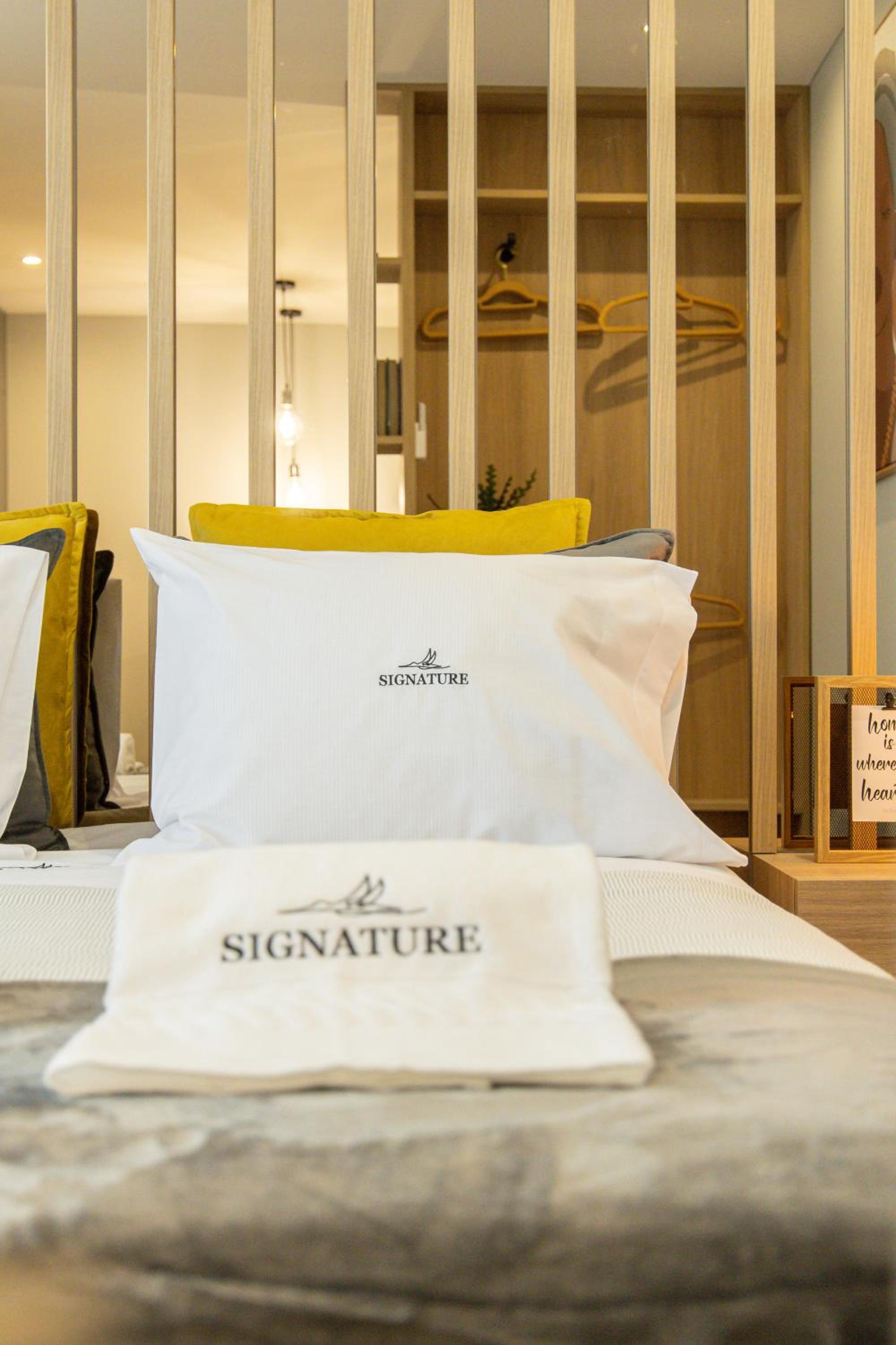 Signature Aveiro Flat incl Parking by Home Sweet Home Aveiro