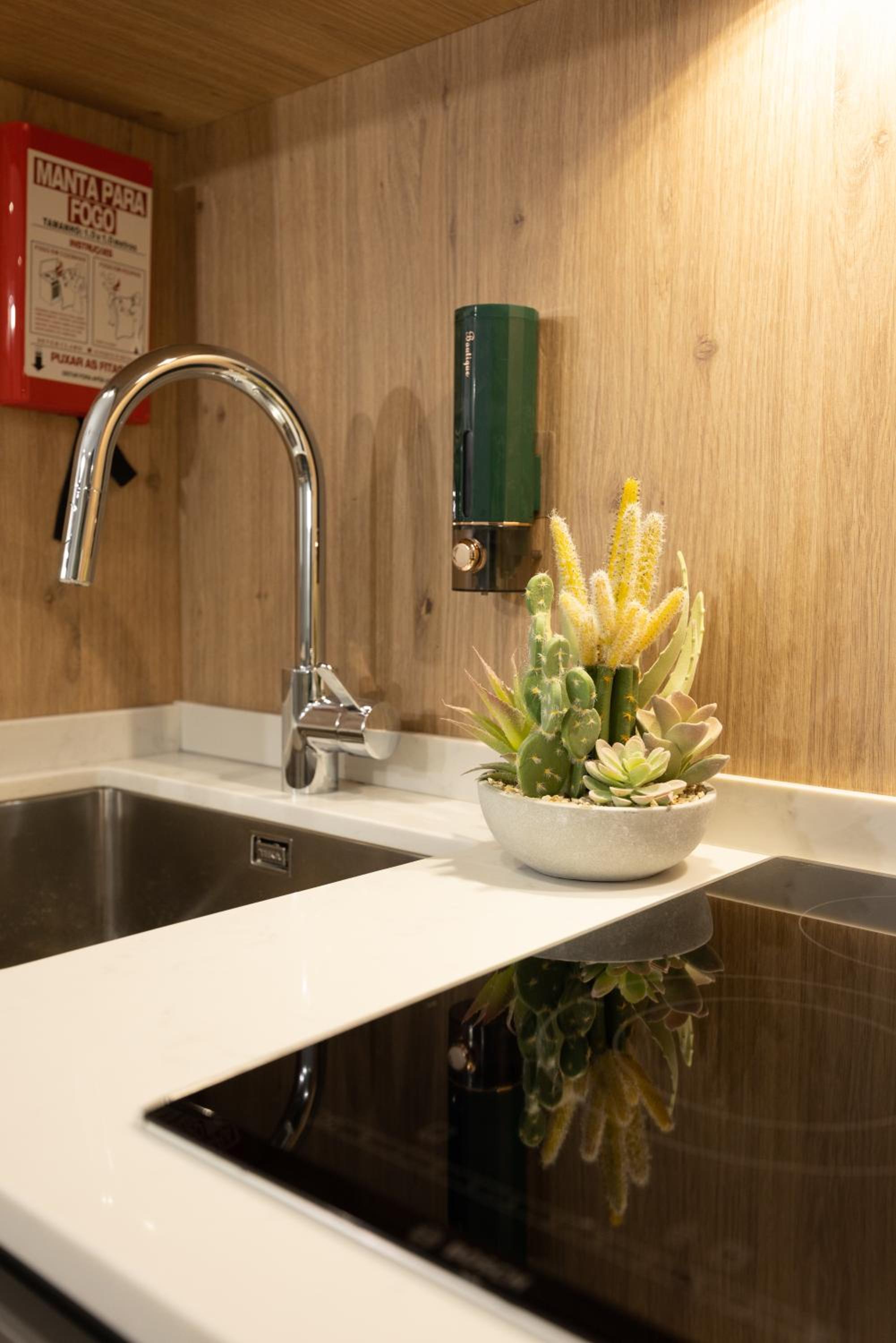 Signature Aveiro Flat incl Parking by Home Sweet Home Aveiro