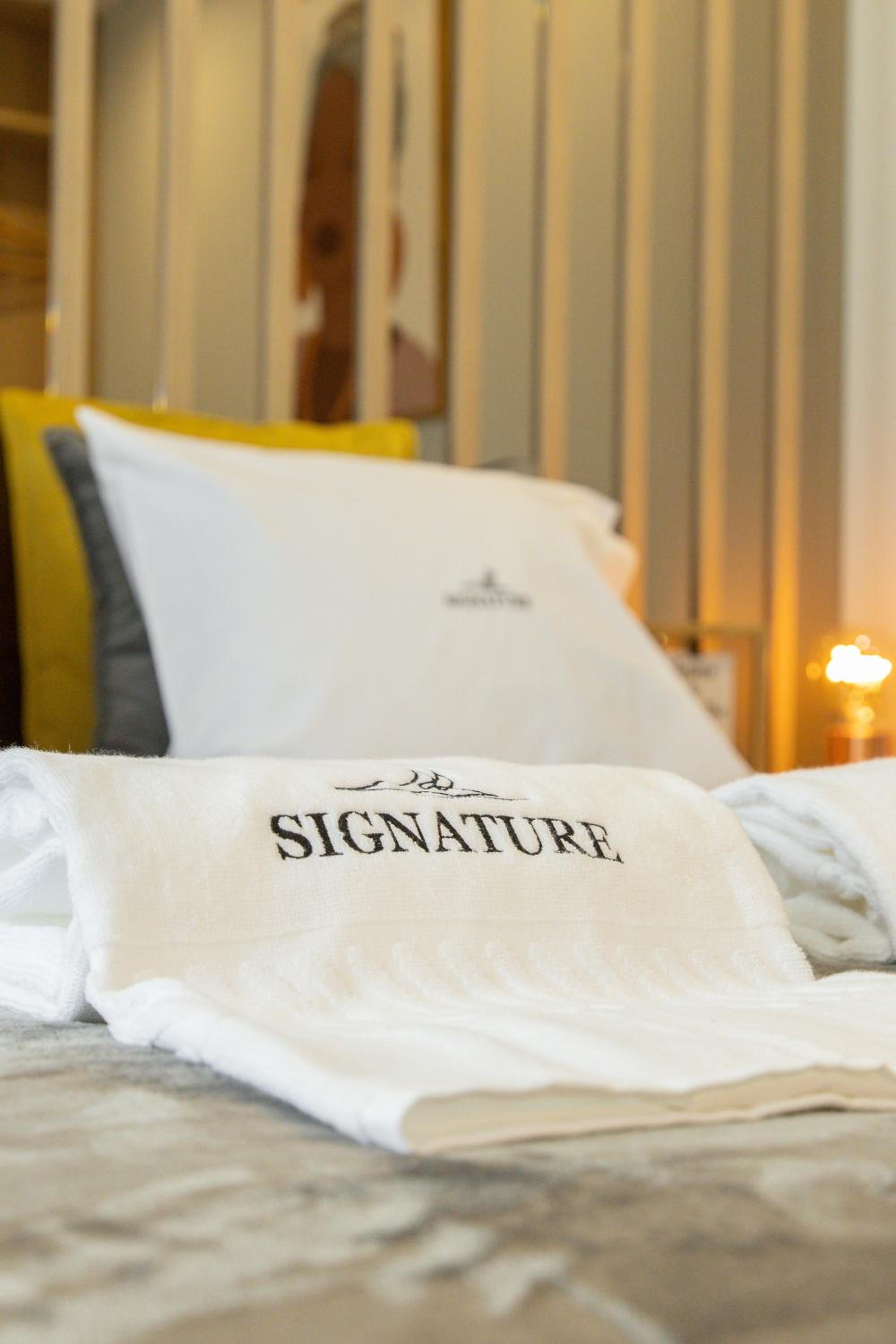 Signature Aveiro Flat incl Parking by Home Sweet Home Aveiro