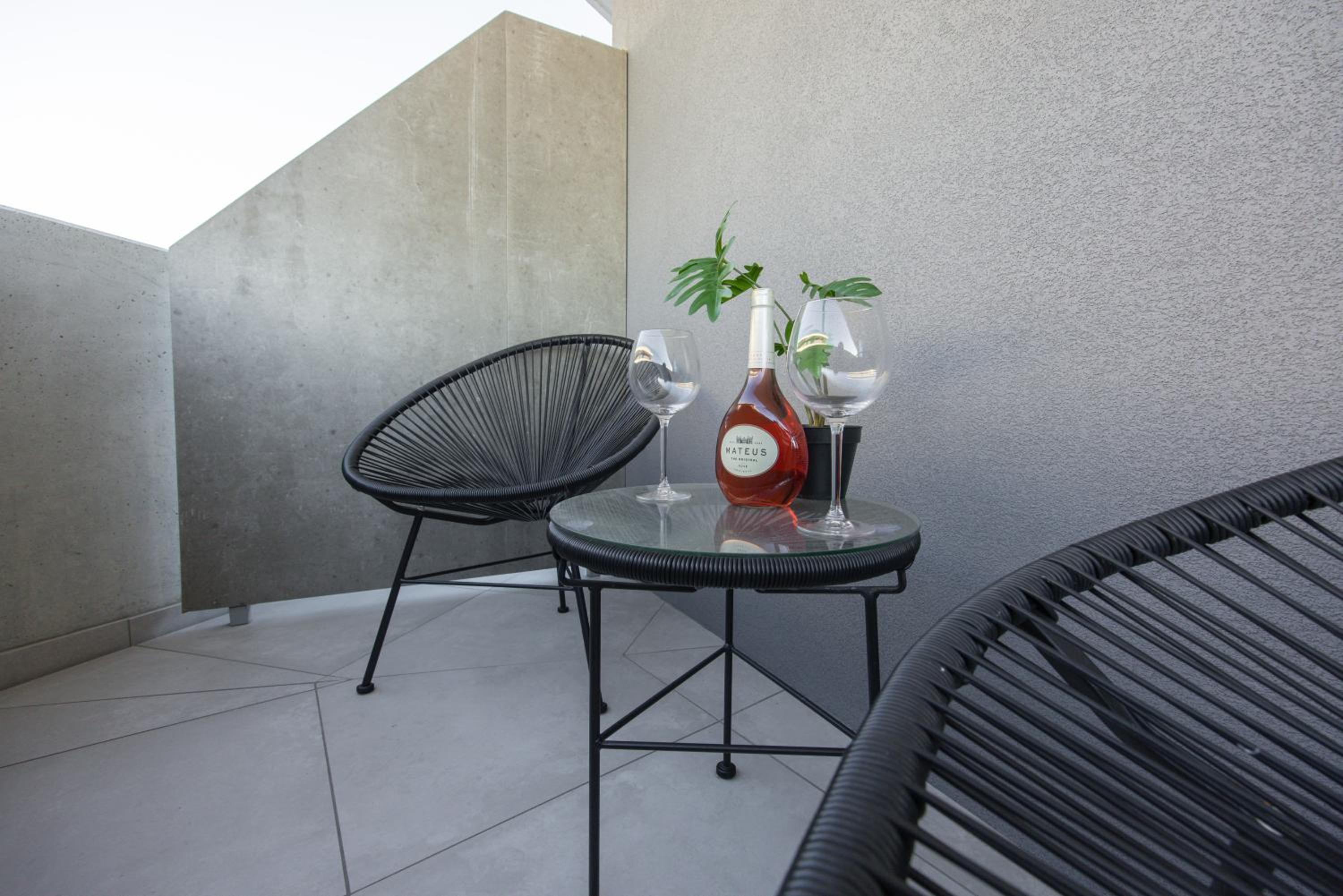 Signature Aveiro Flat incl Parking by Home Sweet Home Aveiro