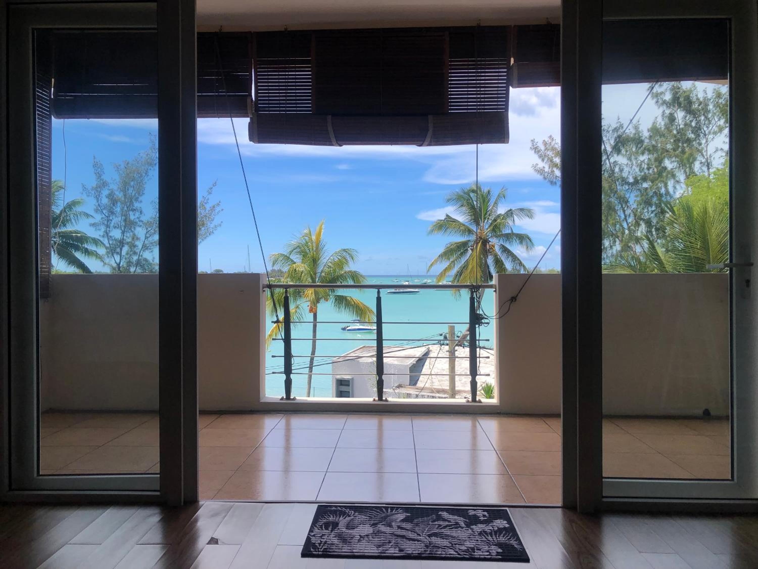 Ocean-view penthouse with roof terrace, Grand Baie, Waterside complex view 2