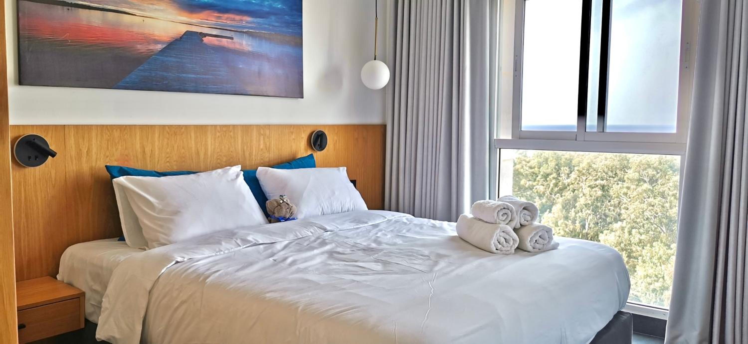 Sea view apartment with Jacuzzi near beach view 2
