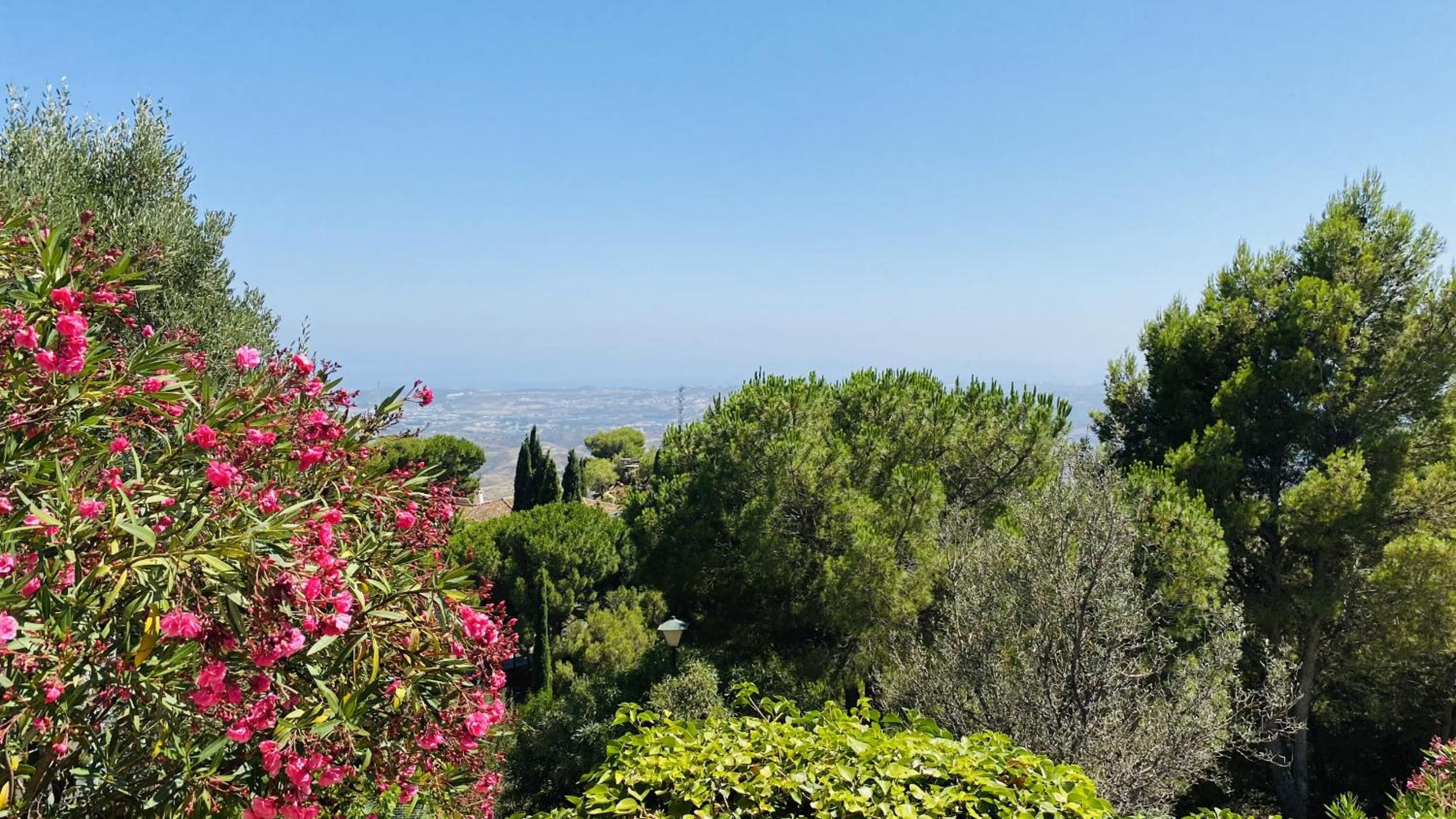 Spectacular views private villa Valtocado