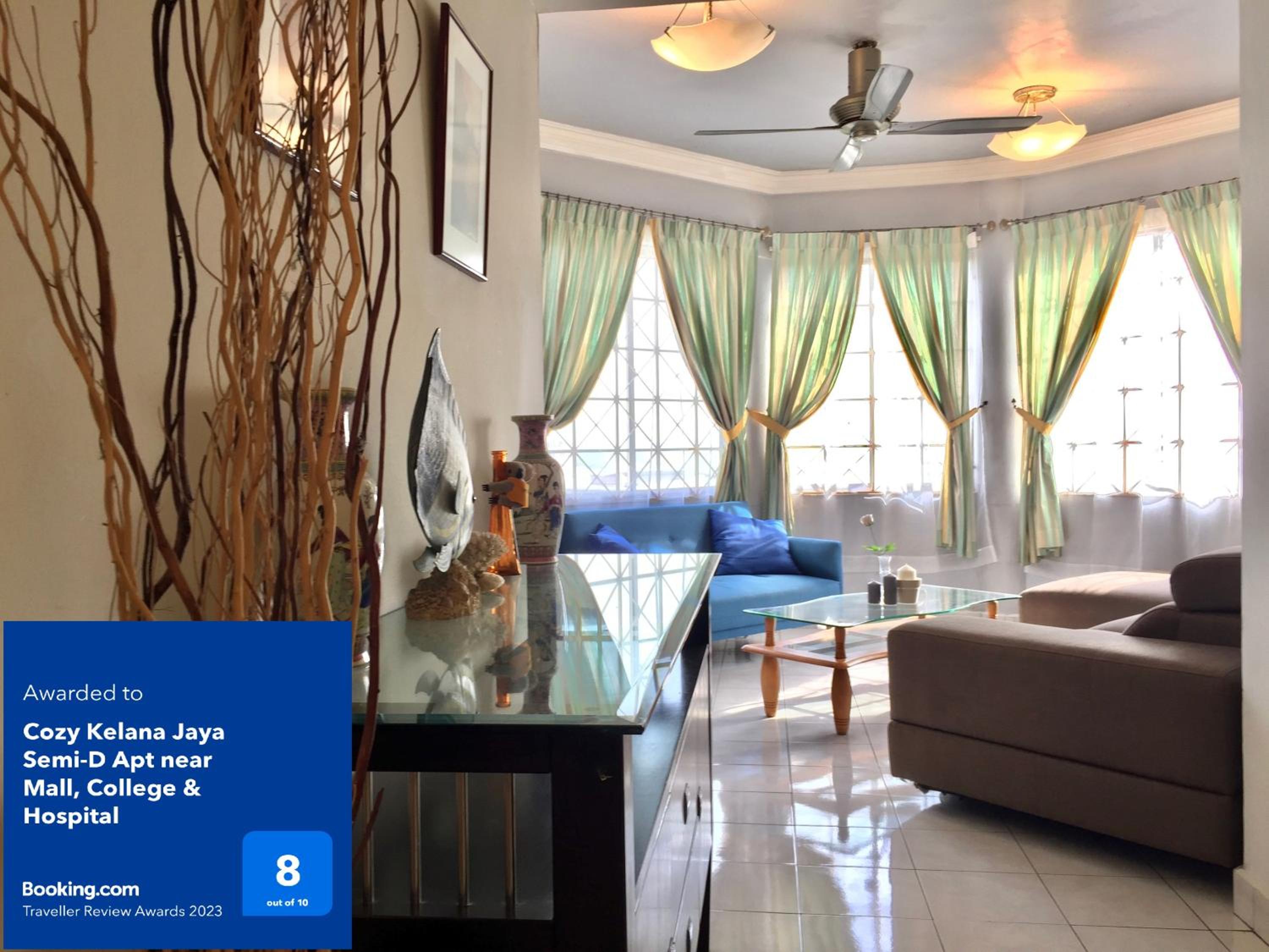 Cozy Kelana Jaya Semi-D Apt near Mall, College & Hospital photo 2