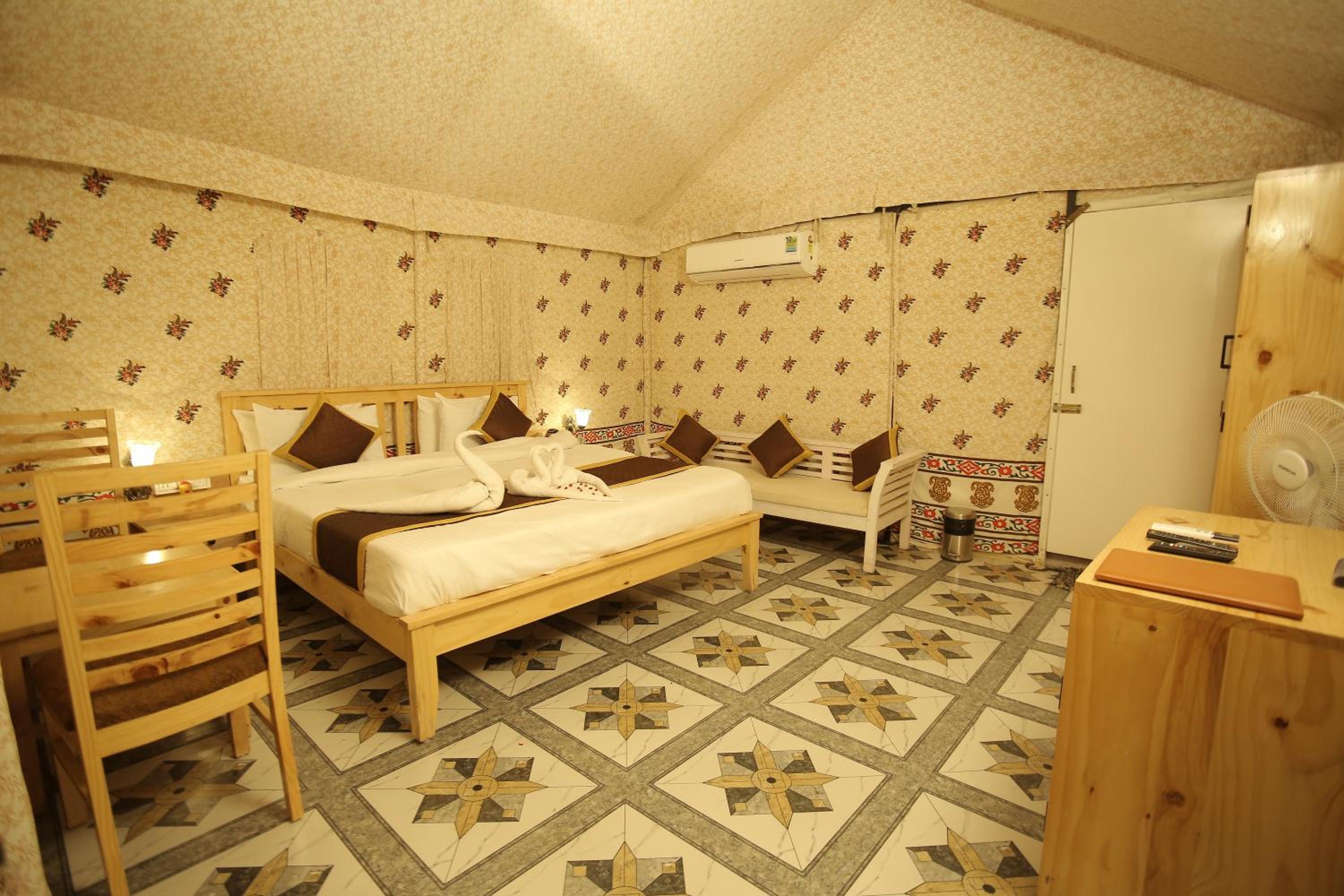Photo 11
