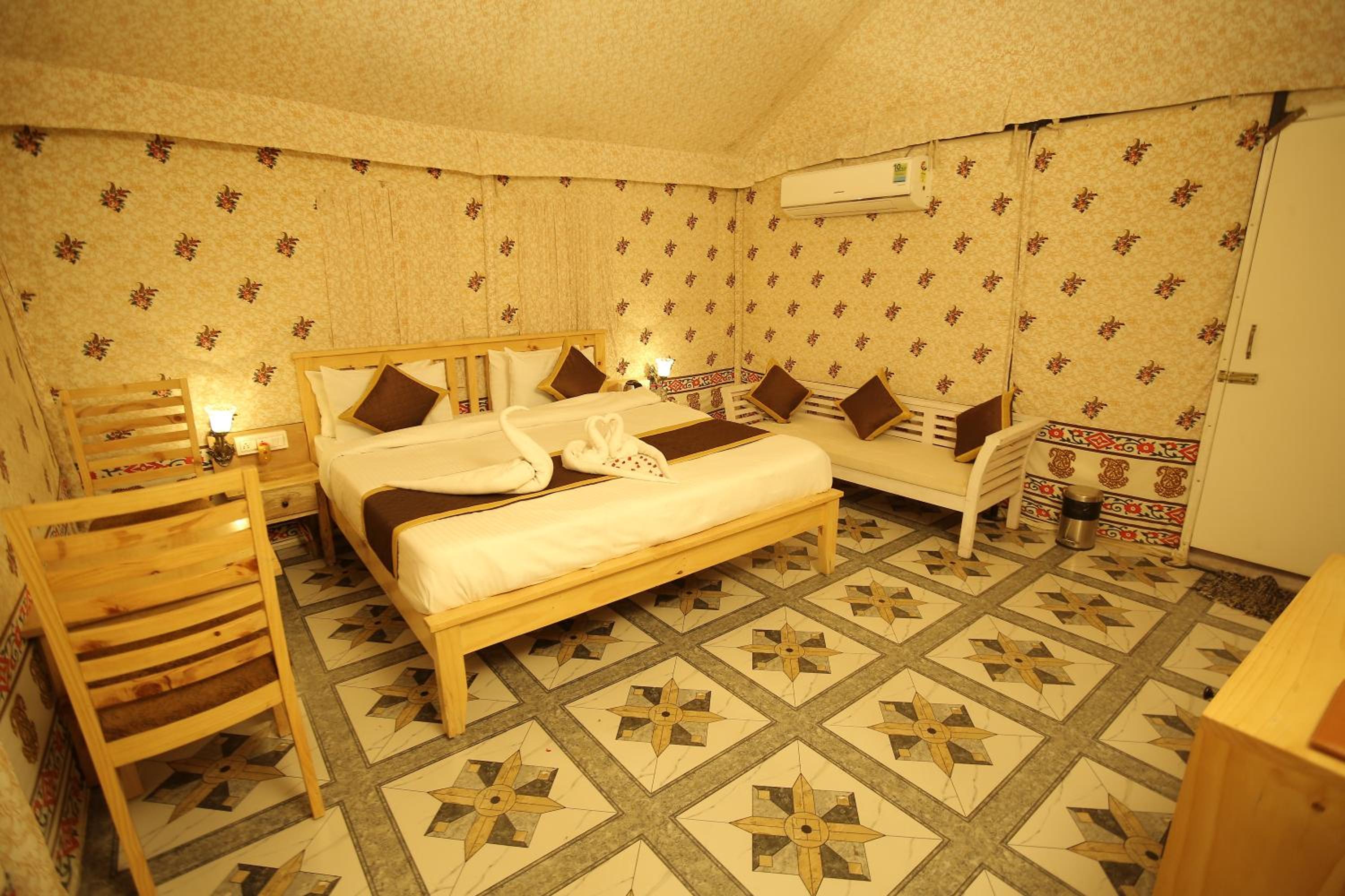 Photo 12