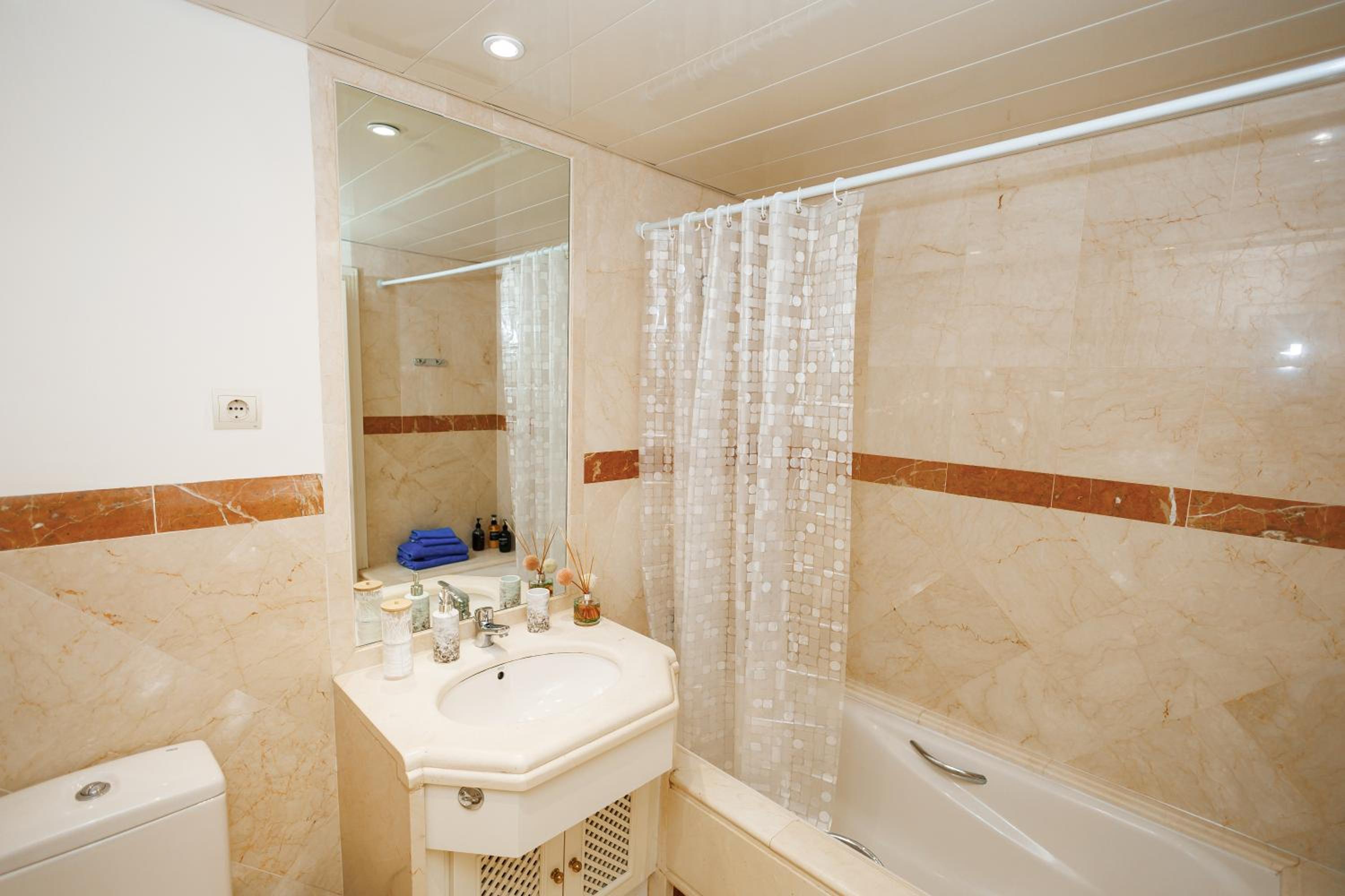 Marbella Vacations - Two-room apartment in Elviria NEAR THE BEACH with parking - Property Image 9