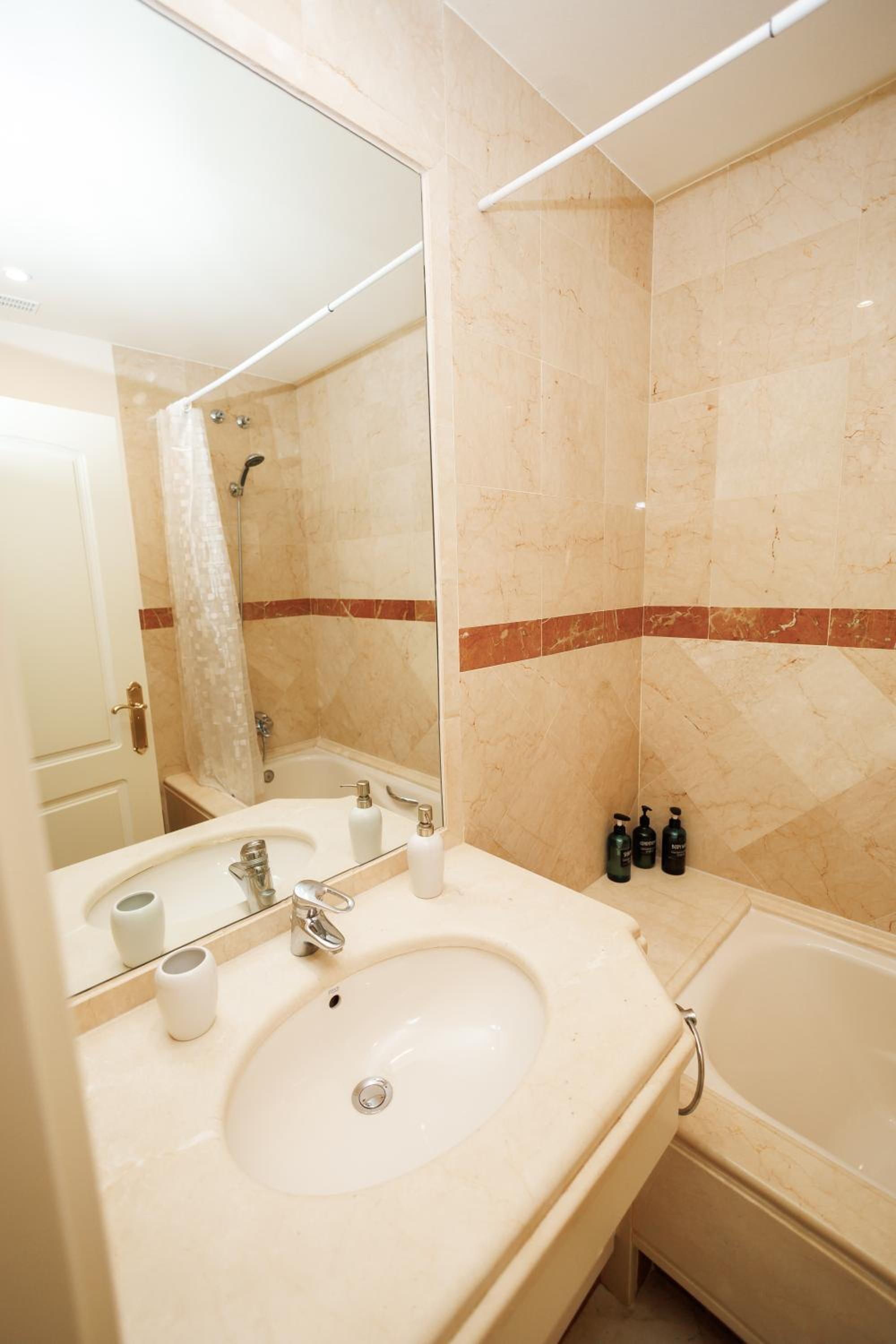 Marbella Vacations - Two-room apartment in Elviria NEAR THE BEACH with parking - Property Image 41