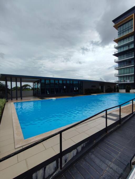 Kuching Luxurious Town Area Apartment photo 7