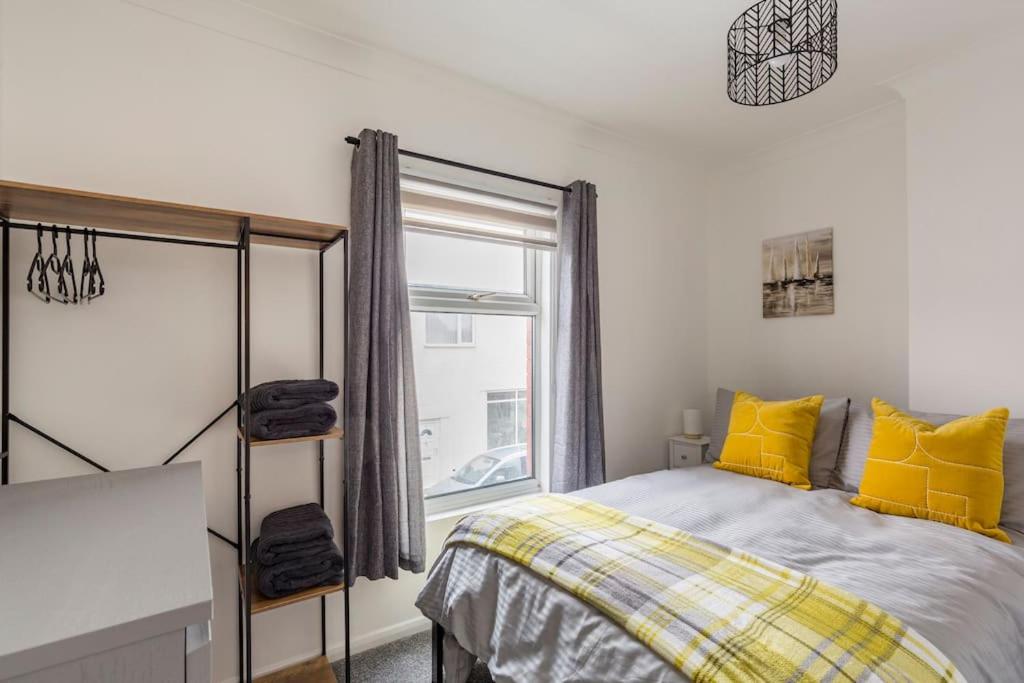 Charming Terraced House in Central Hoylake