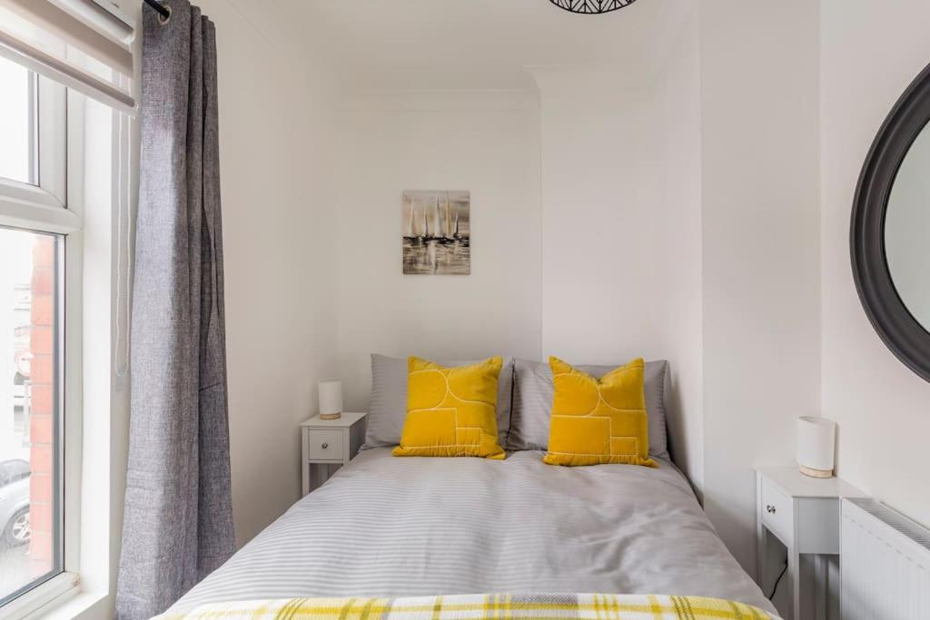 Charming Terraced House in Central Hoylake