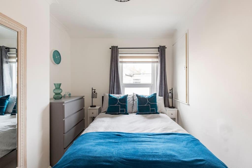 Charming Terraced House in Central Hoylake