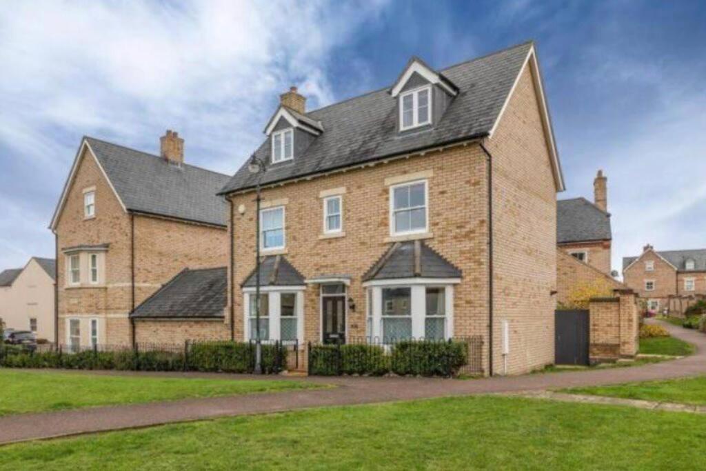 Detached family house with private garden.