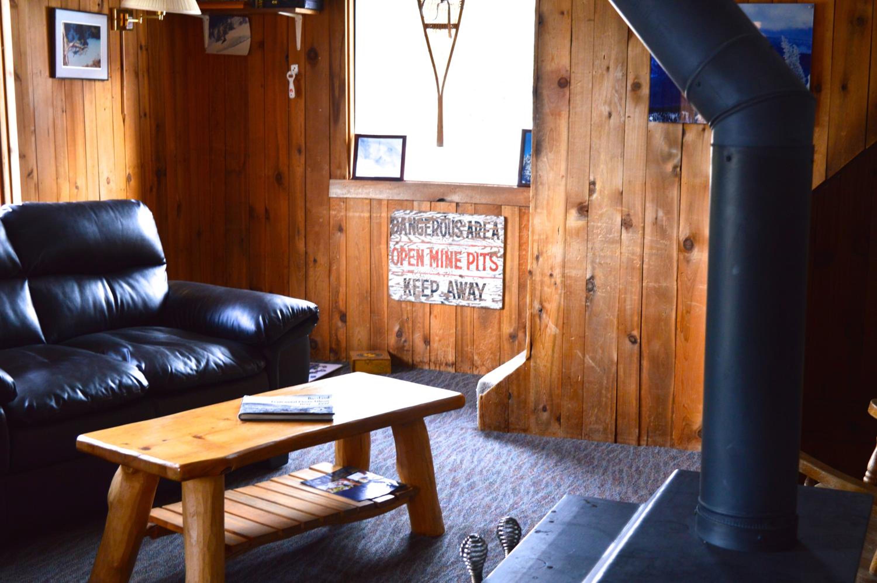 Red Shutter Inn