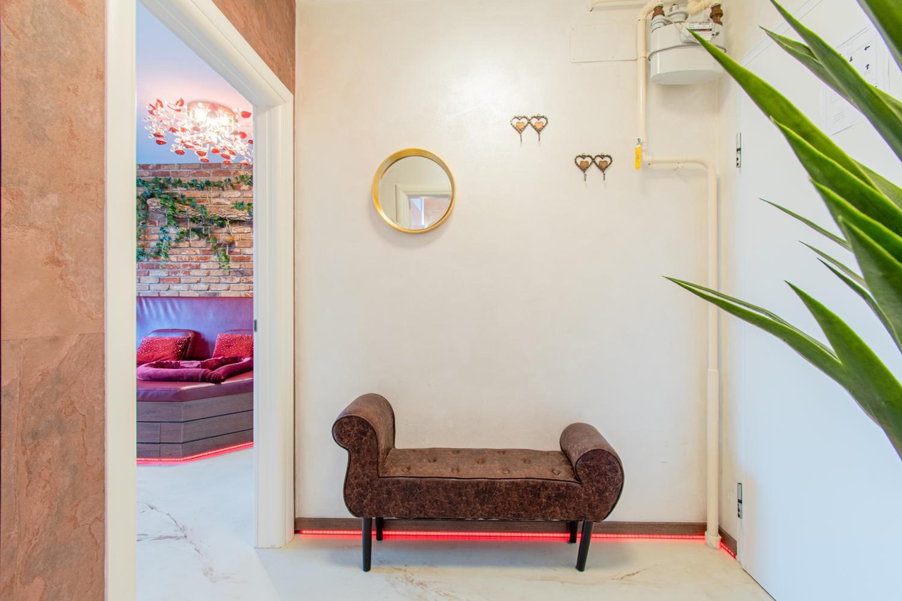 Hotel Jacuzzi - Love - BDSM - Extra Luxury - EV chargger - Valentine's Day - Red Room - Flexible SelfCheckIns 28