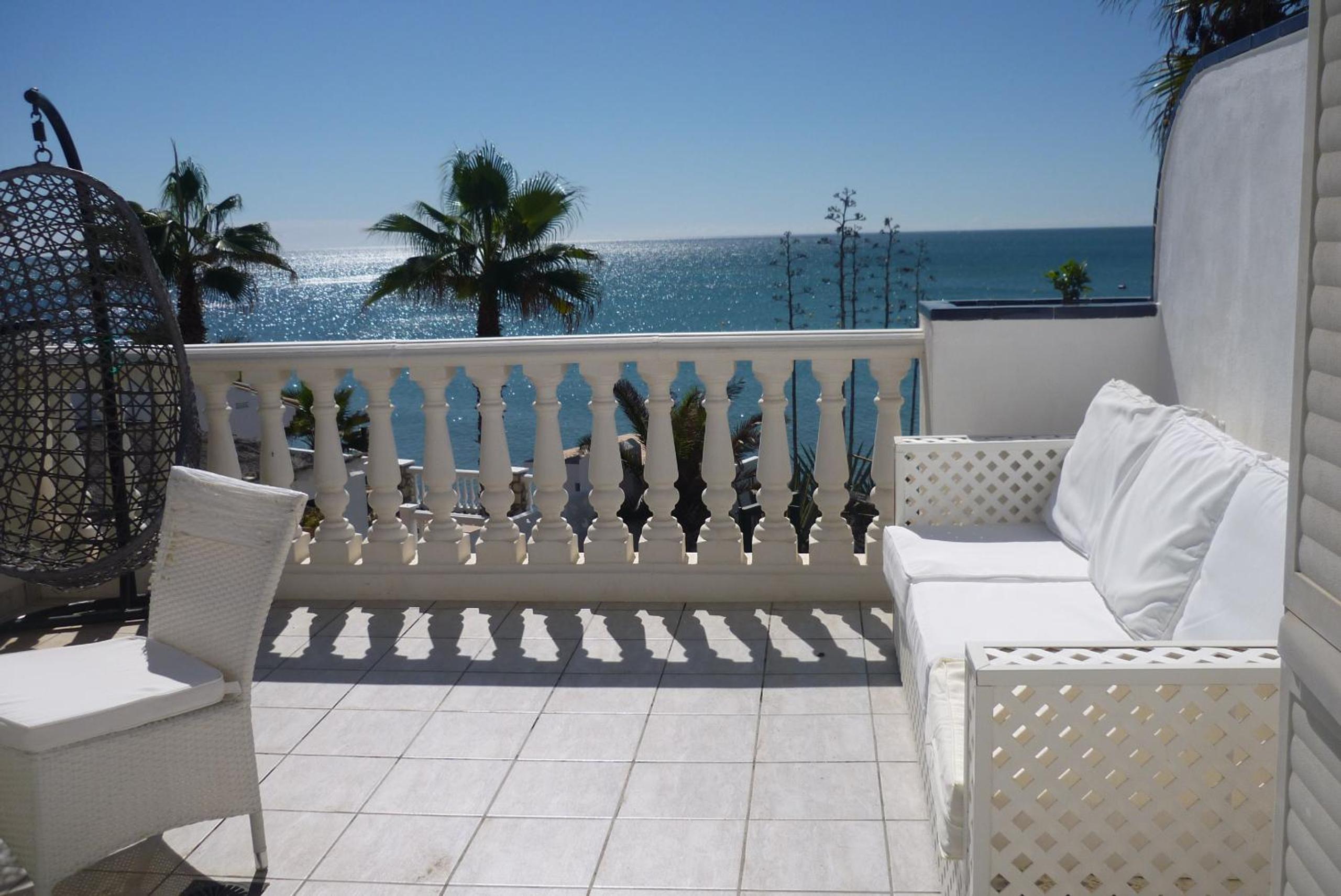 Fantastic Beachfront Apt El Faro - Arkadia Beach view 2