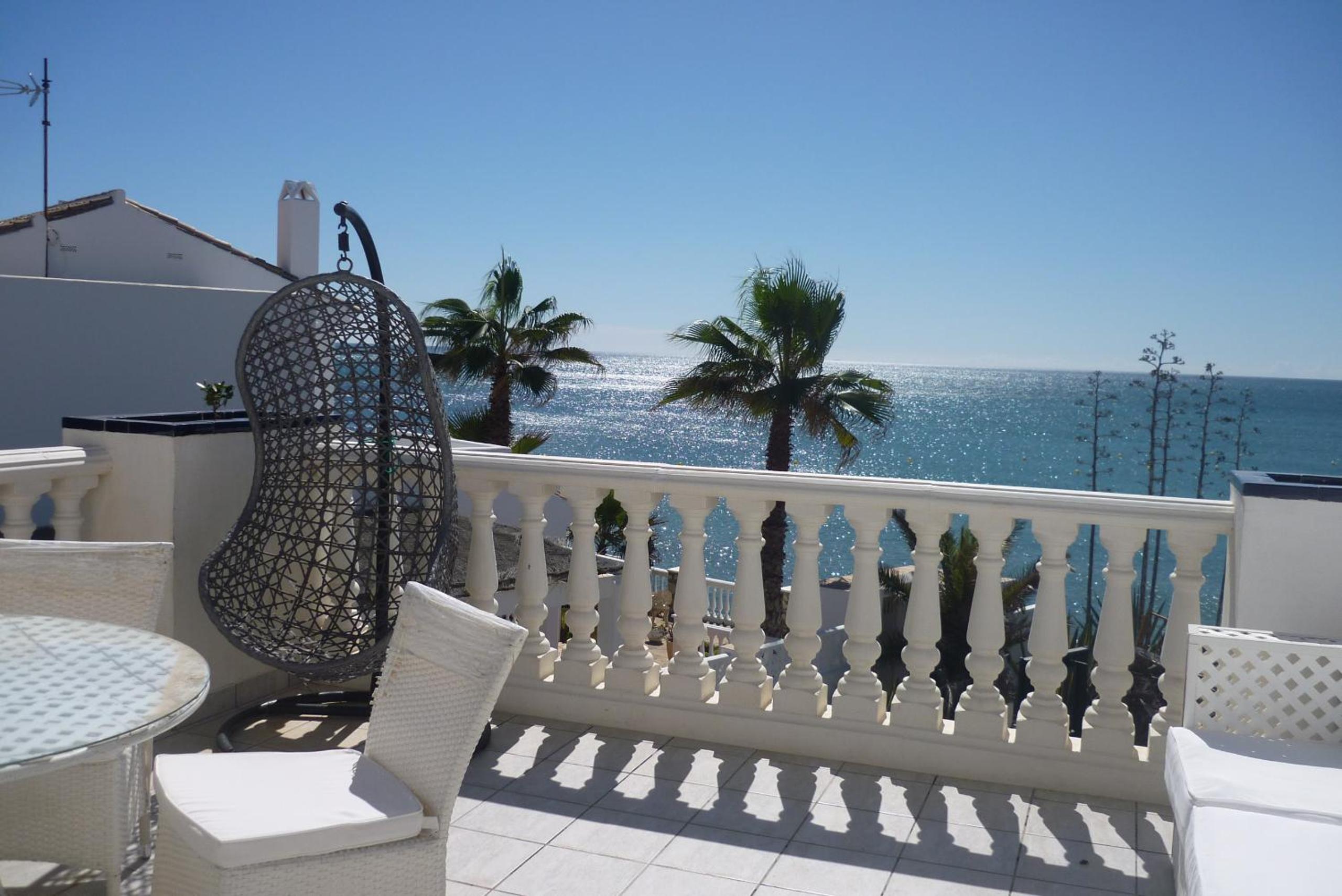 Fantastic Beachfront Apt El Faro - Arkadia Beach view 4