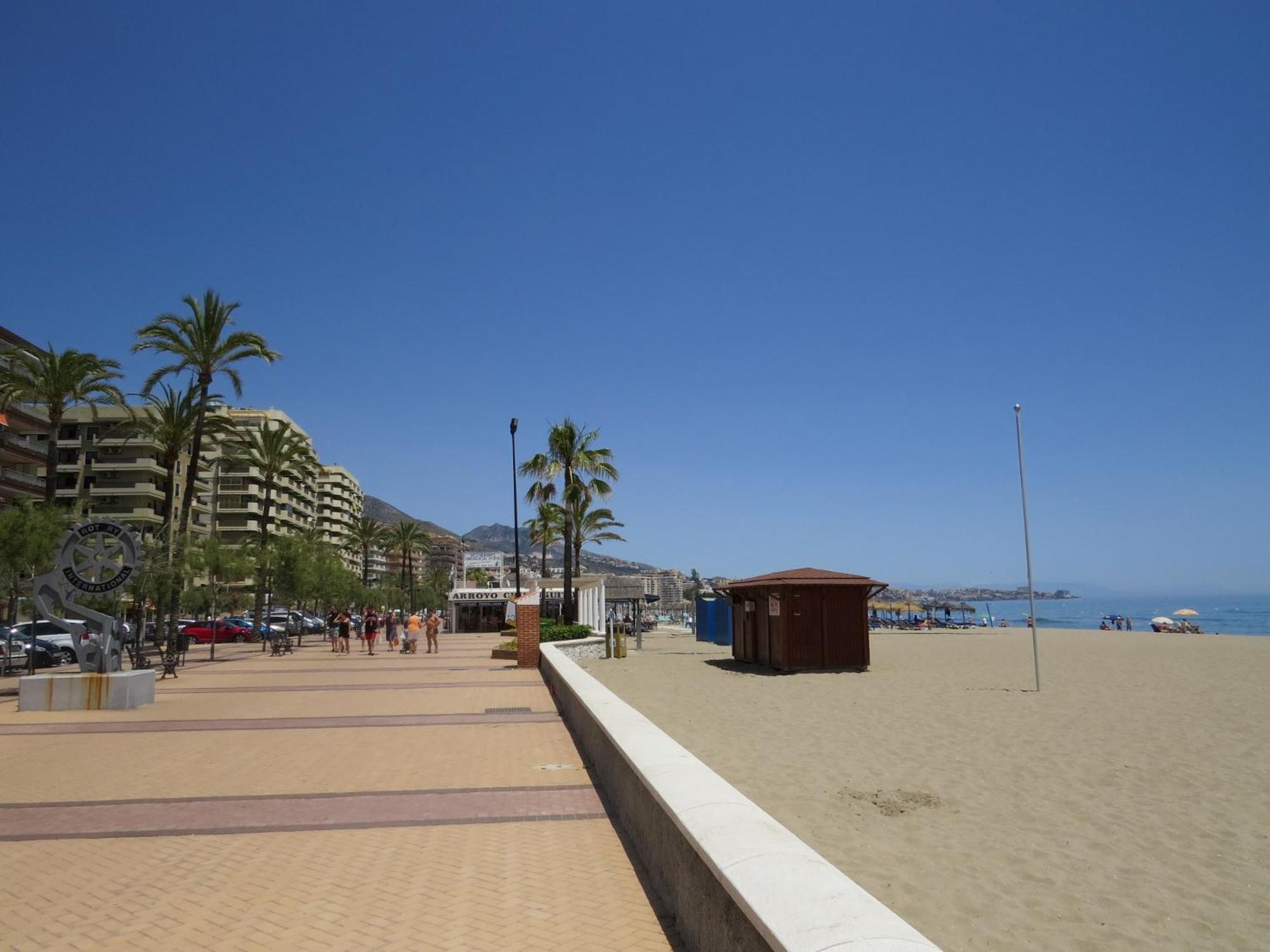 Walking Distance to beach Torreblanca Rio Sol