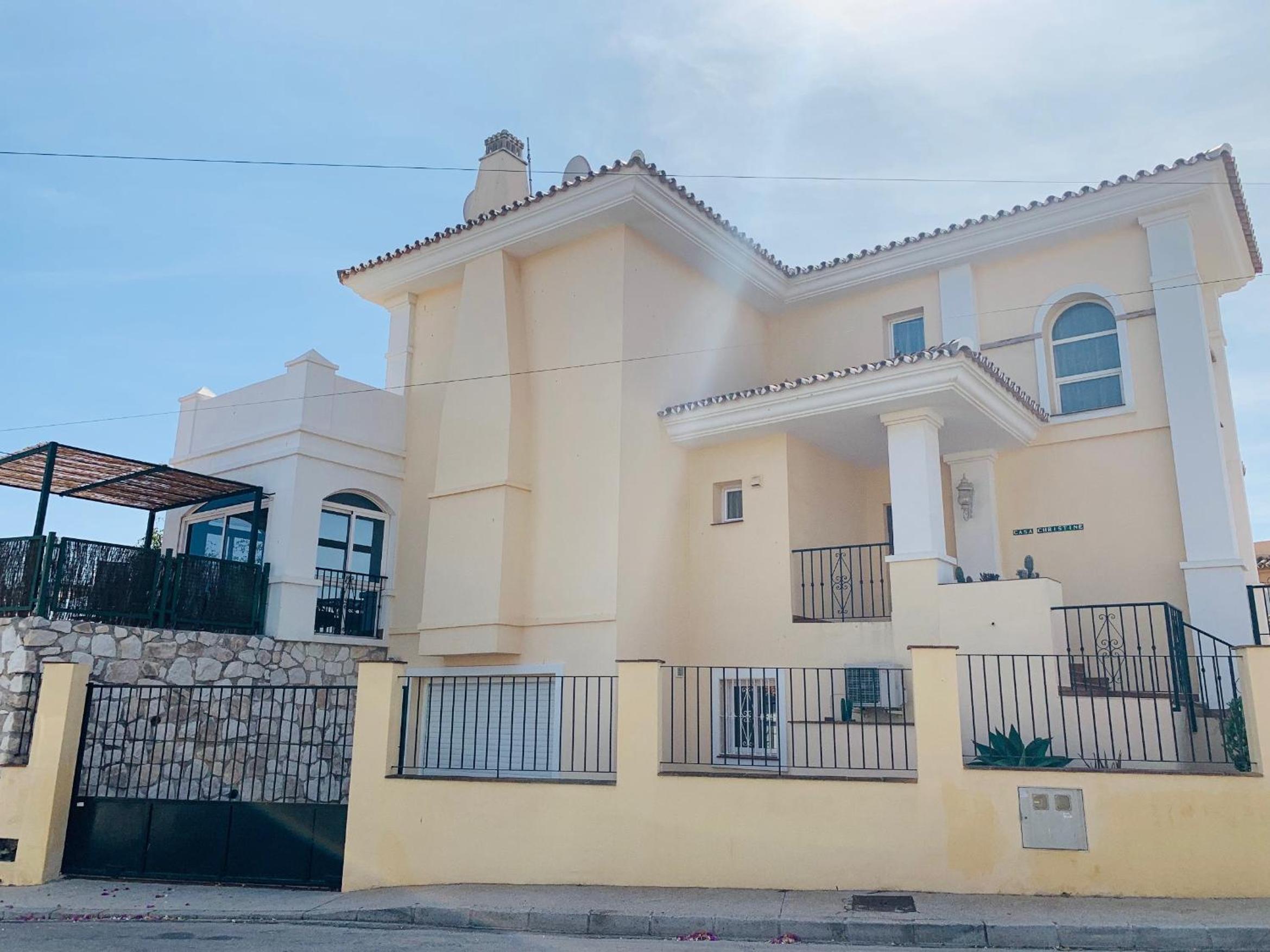 Beautiful Villa Walking distance to Beach El Faro
