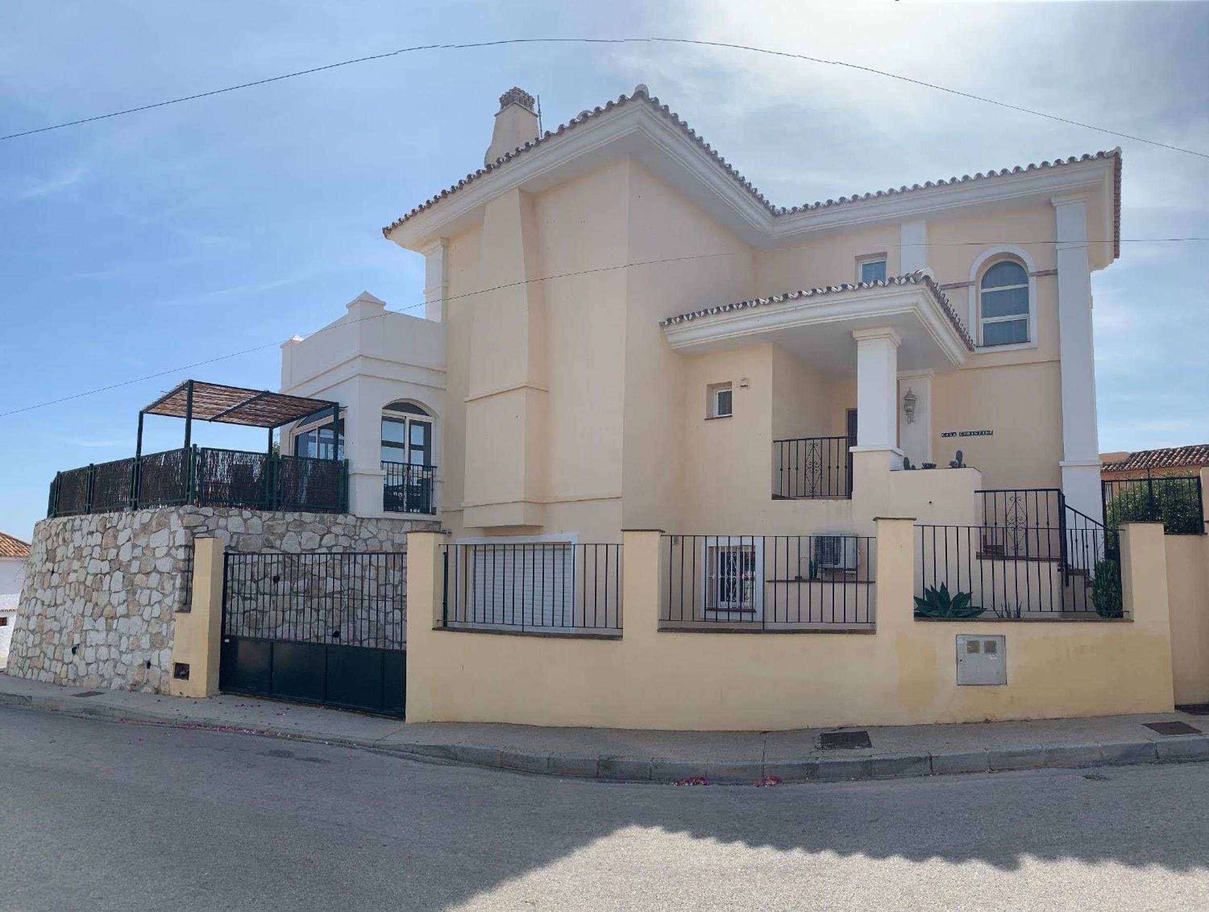 Beautiful Villa Walking distance to Beach El Faro