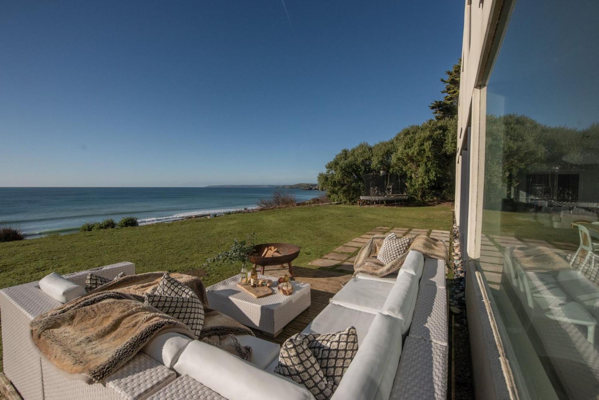 Footsteps from the beach - Hot tub - Cosy fireplace