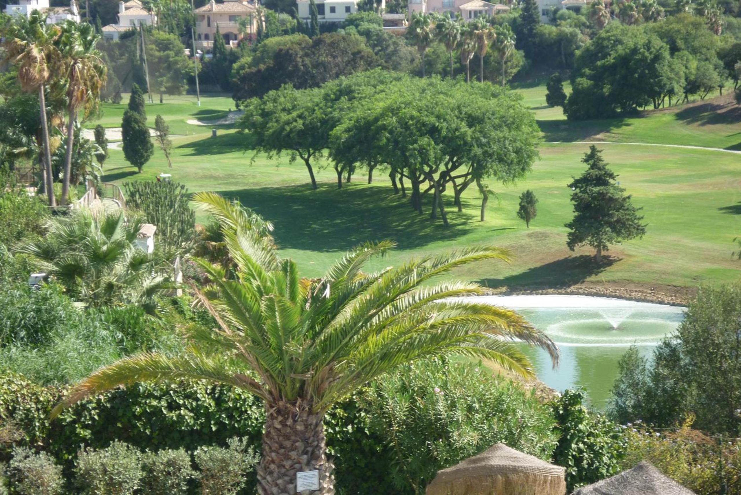 Stunning Golf View Apt, Miraflores Golf