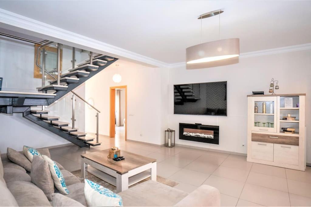 Luxury Villa with Private Heated pool And Jacuzzi view 5