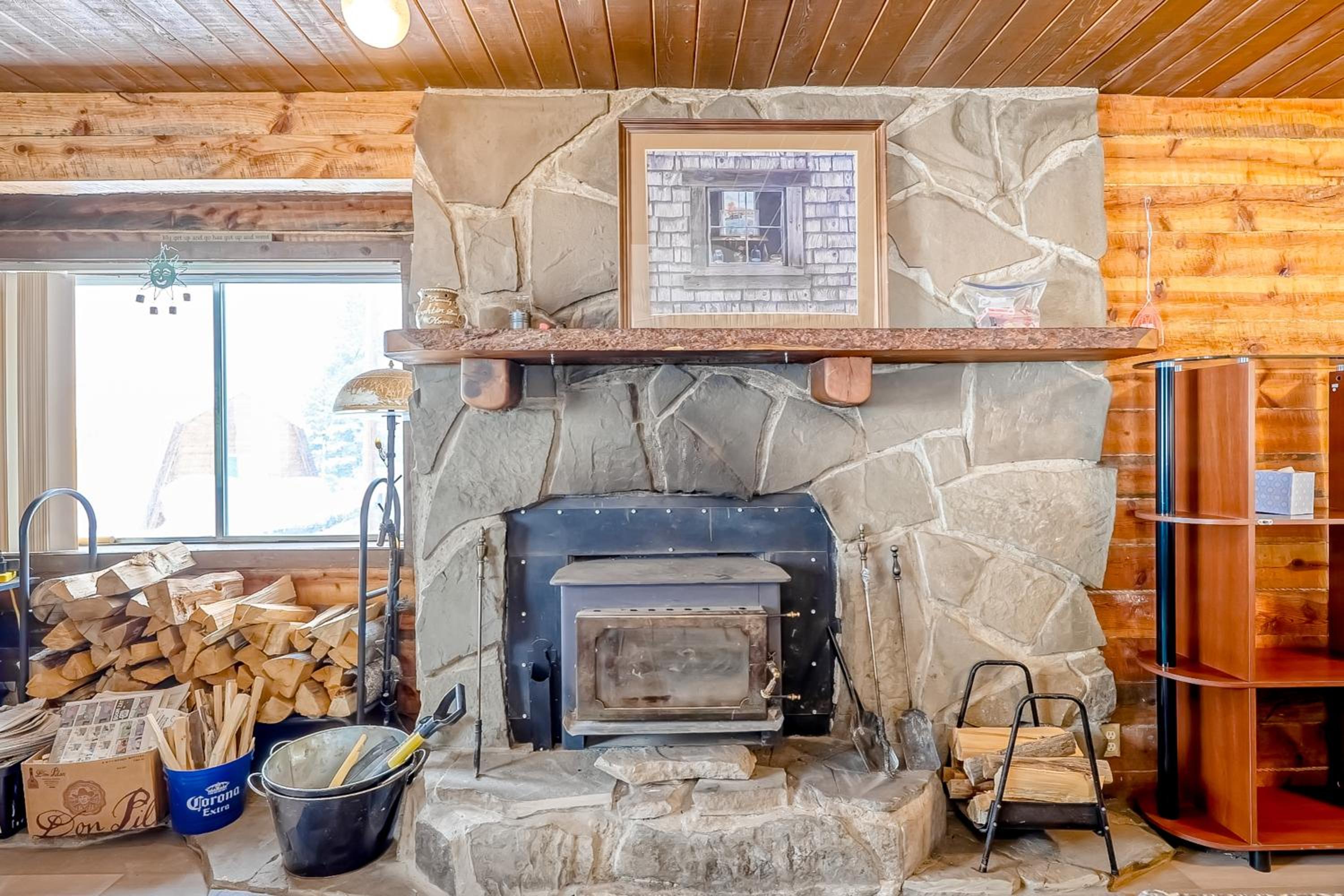 Rustic Cabin Stay in Brian Head Resort with View