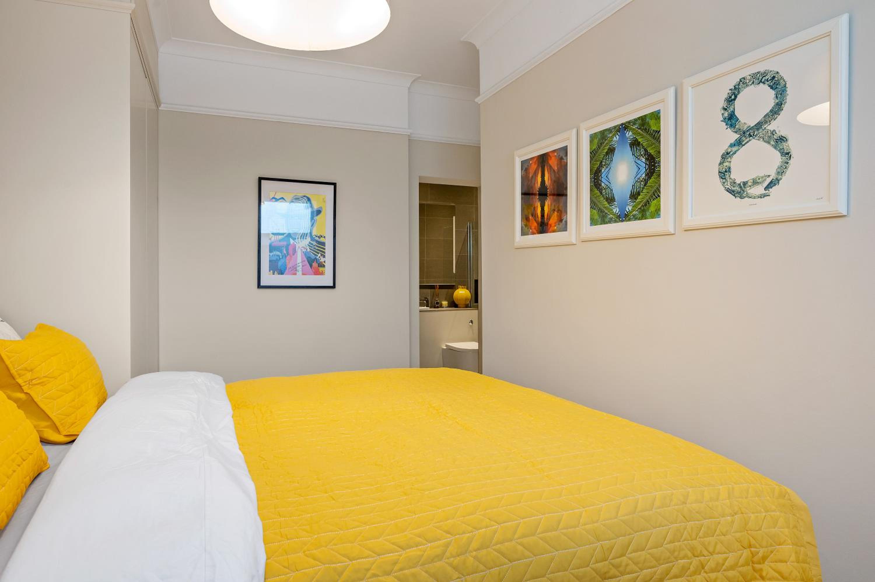 Central London 3-Bed Apt Sleeps 6 3 mins to Tube