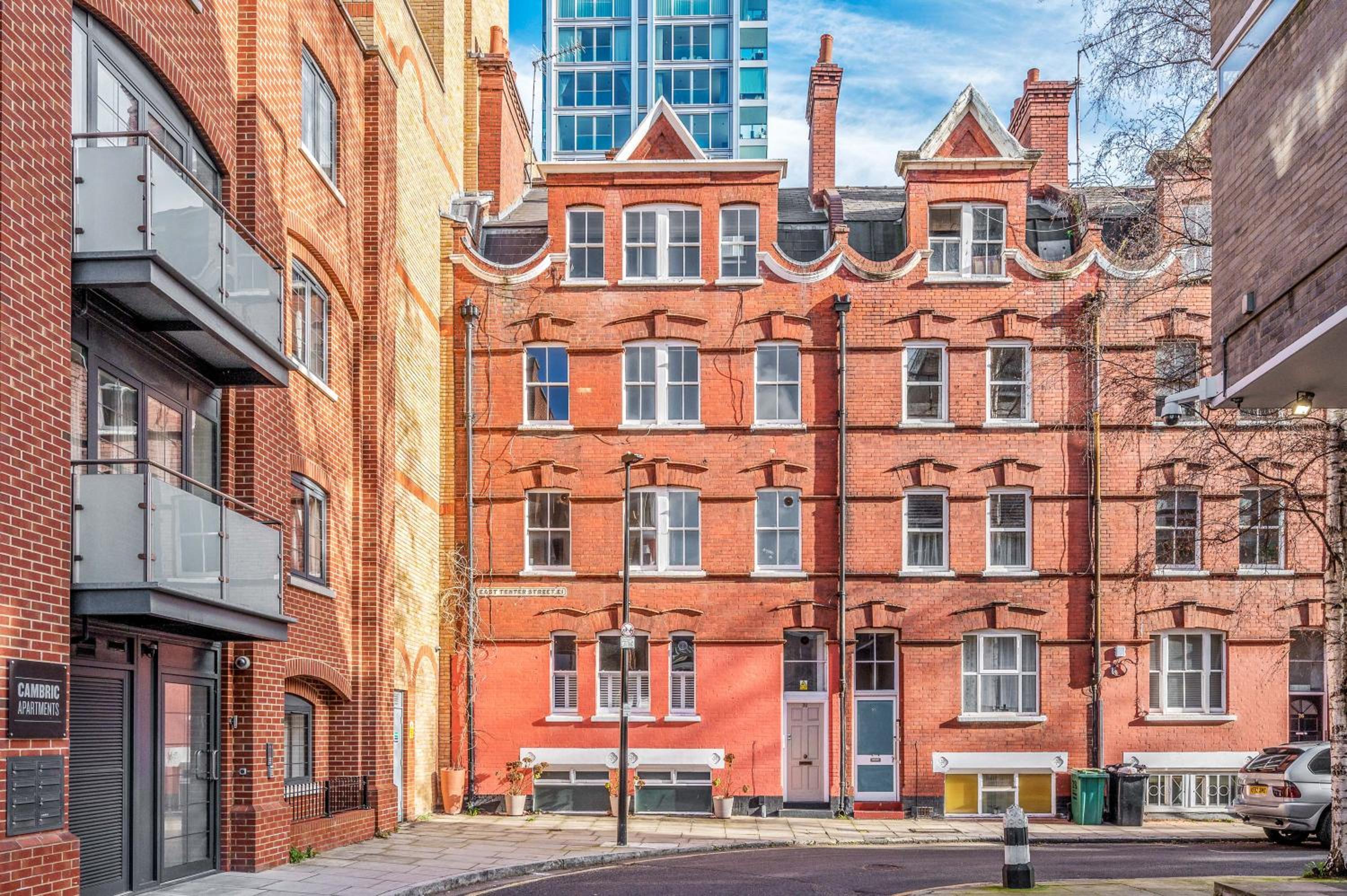 Central London 3-Bed Apt Sleeps 6 3 mins to Tube