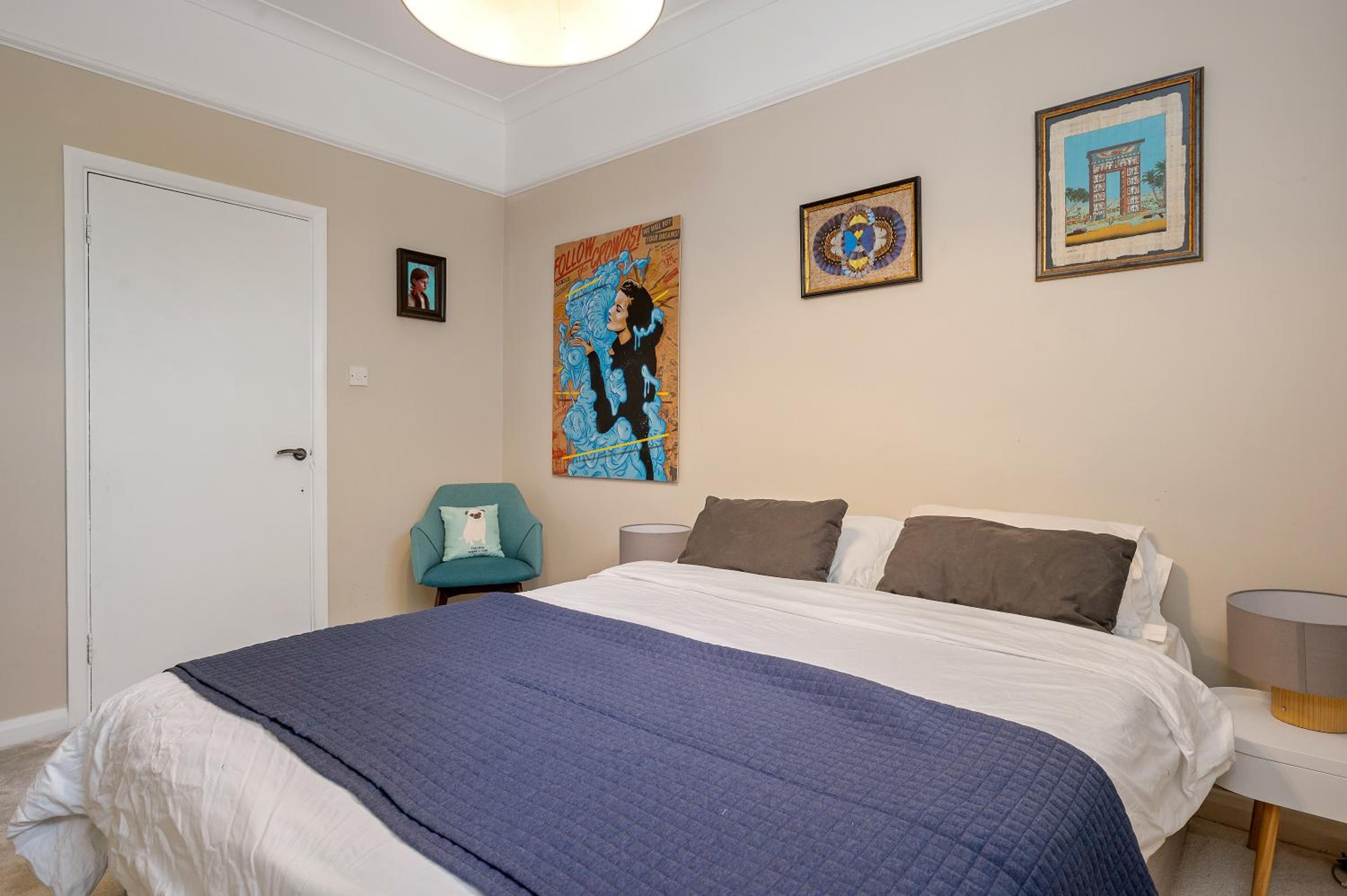 Central London 3-Bed Apt Sleeps 6 3 mins to Tube