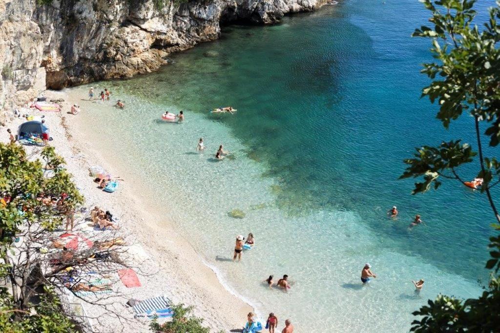 Studio Fiume-Potok en Rijeka — human