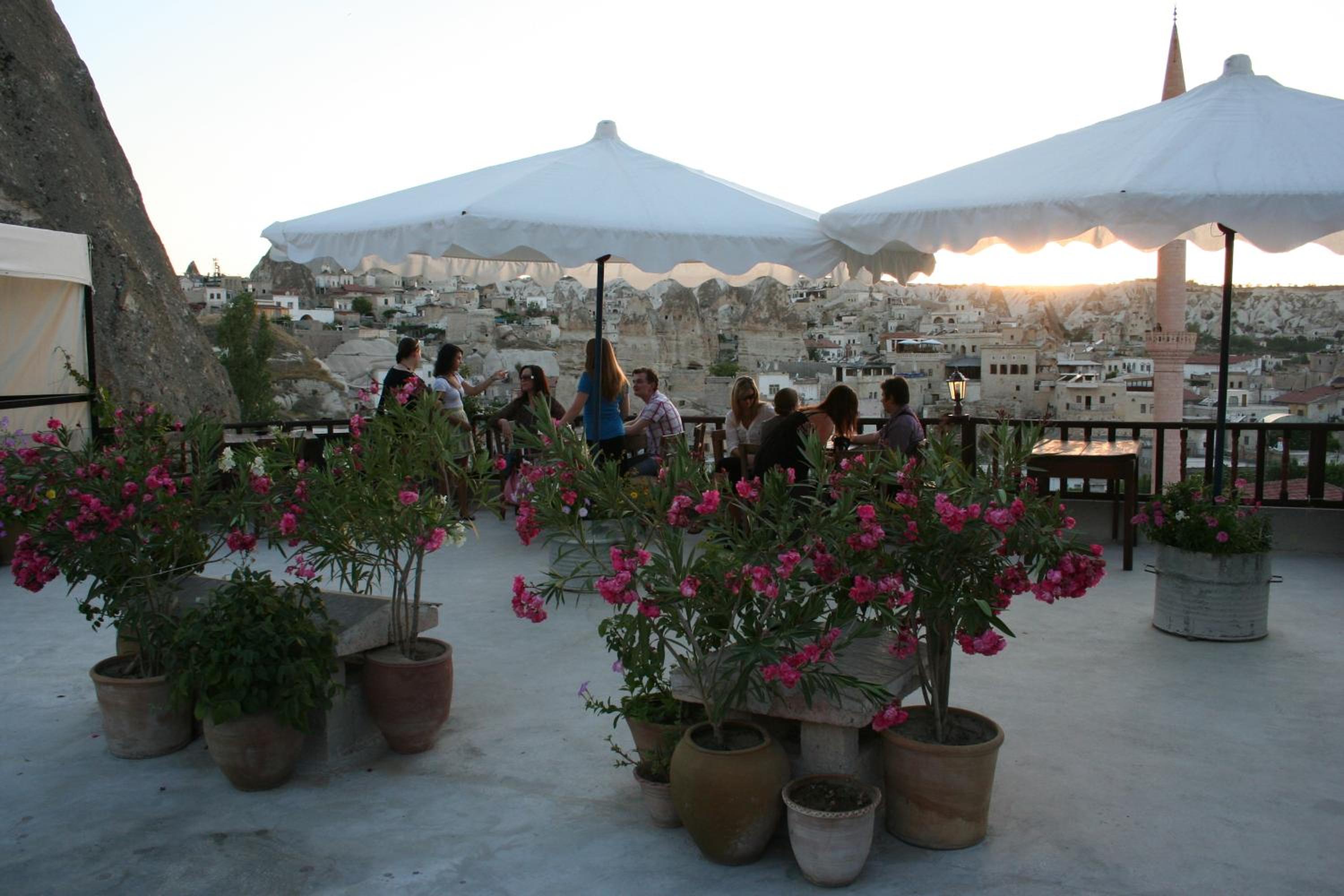 Arch Palace - Image 14