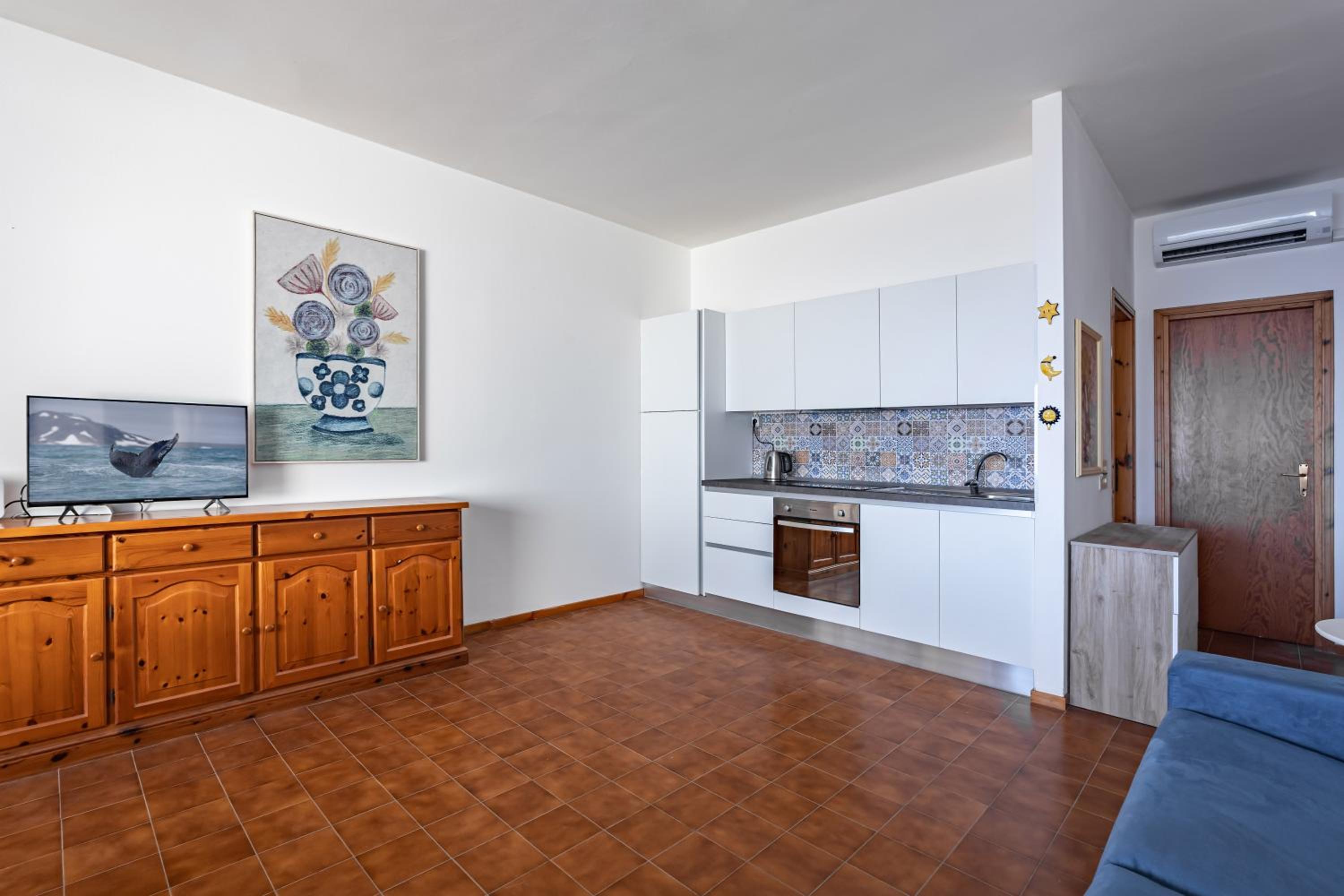 HOST4U - LISA&MAGGIE Pool Apartments with Beautiful View on Lake of Garda