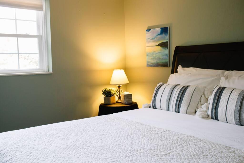 Corbin Vacations - Hilltop Hideaway - 3BDR in Downtown London, KY - Property Image 1