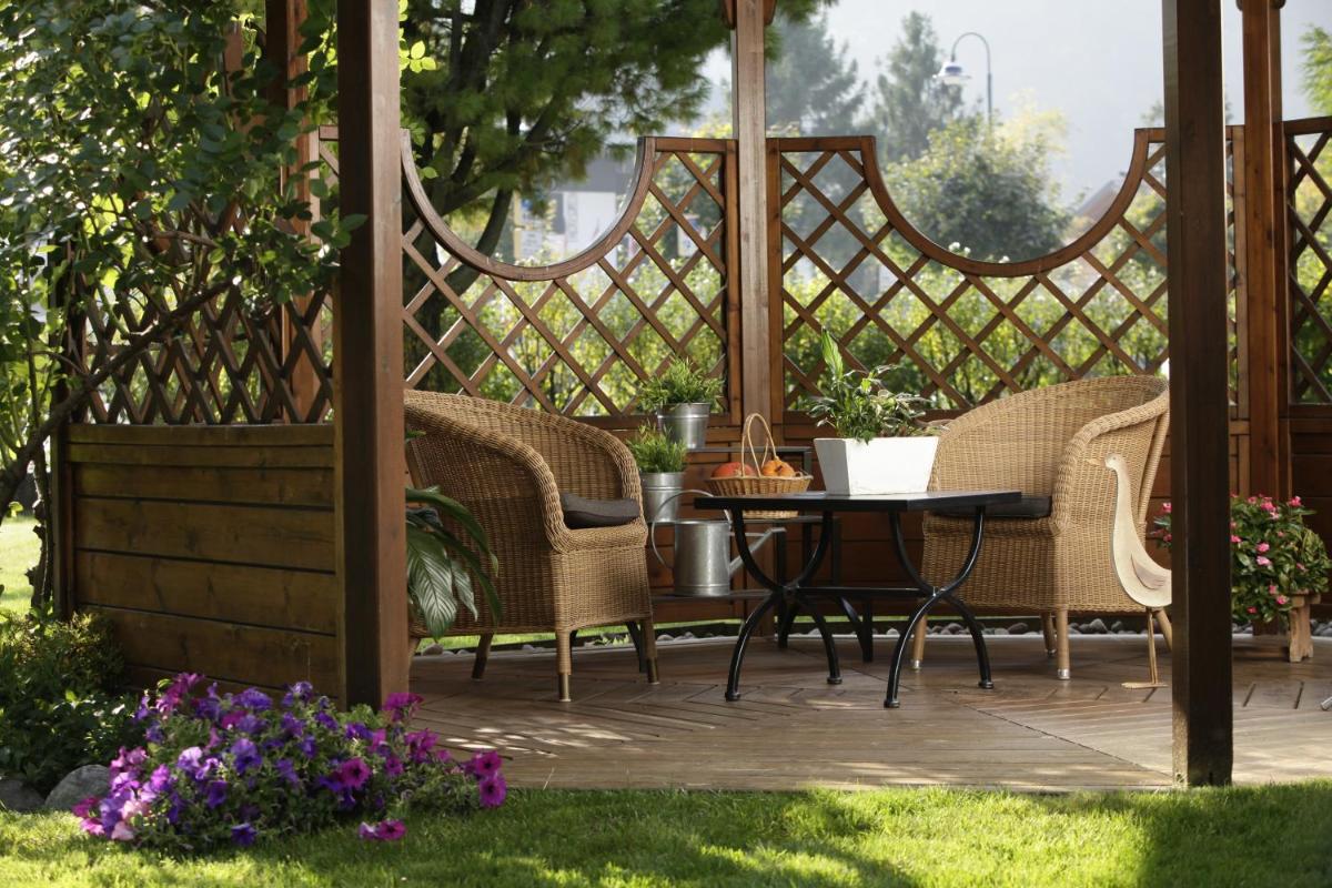 outdoor BBQ area