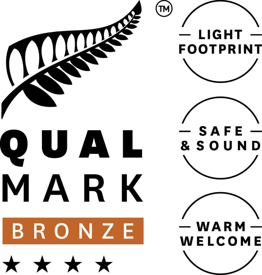 The Lakes Motel